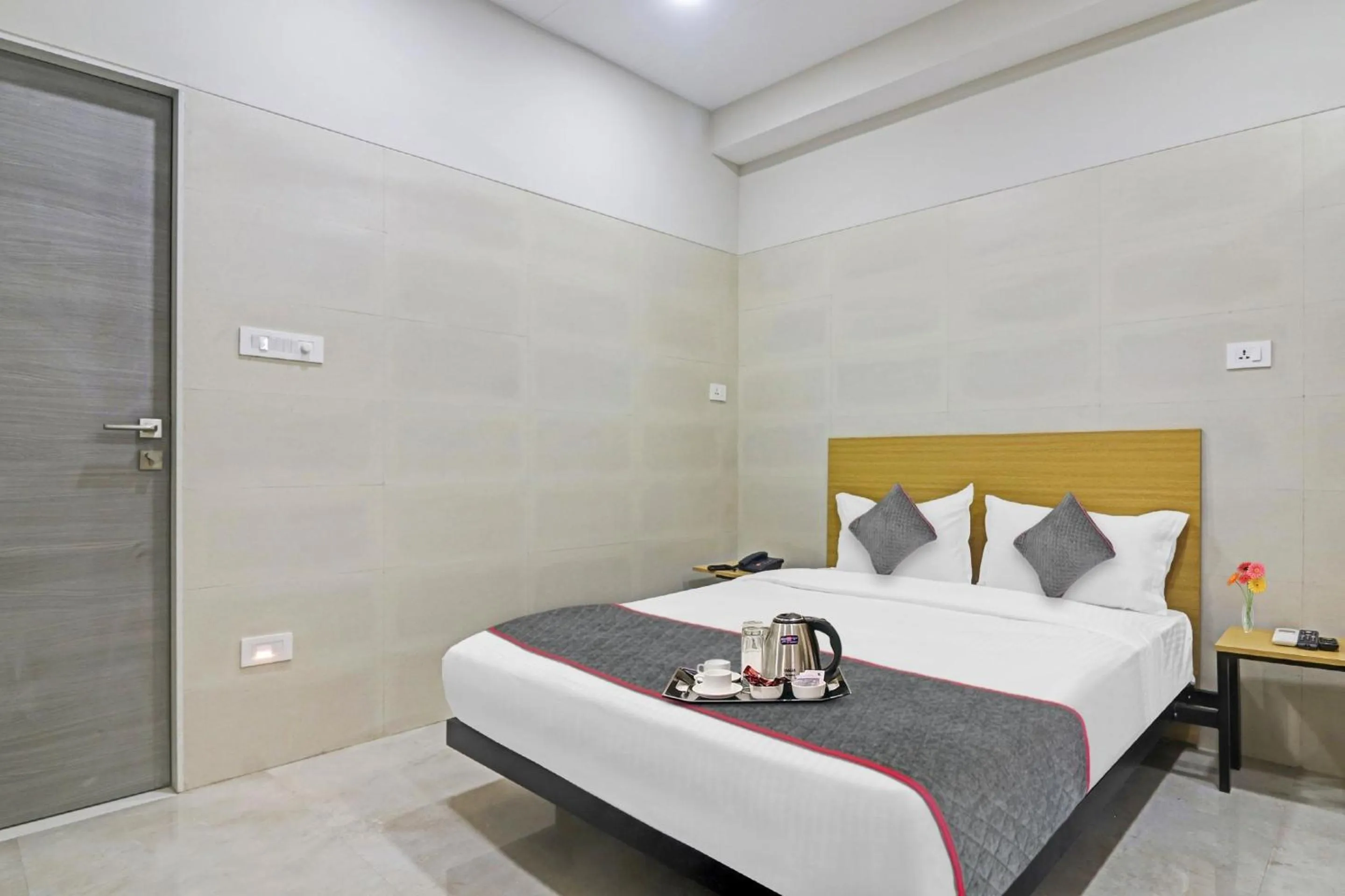 Bedroom, Bed in Super Townhouse Ameerpet