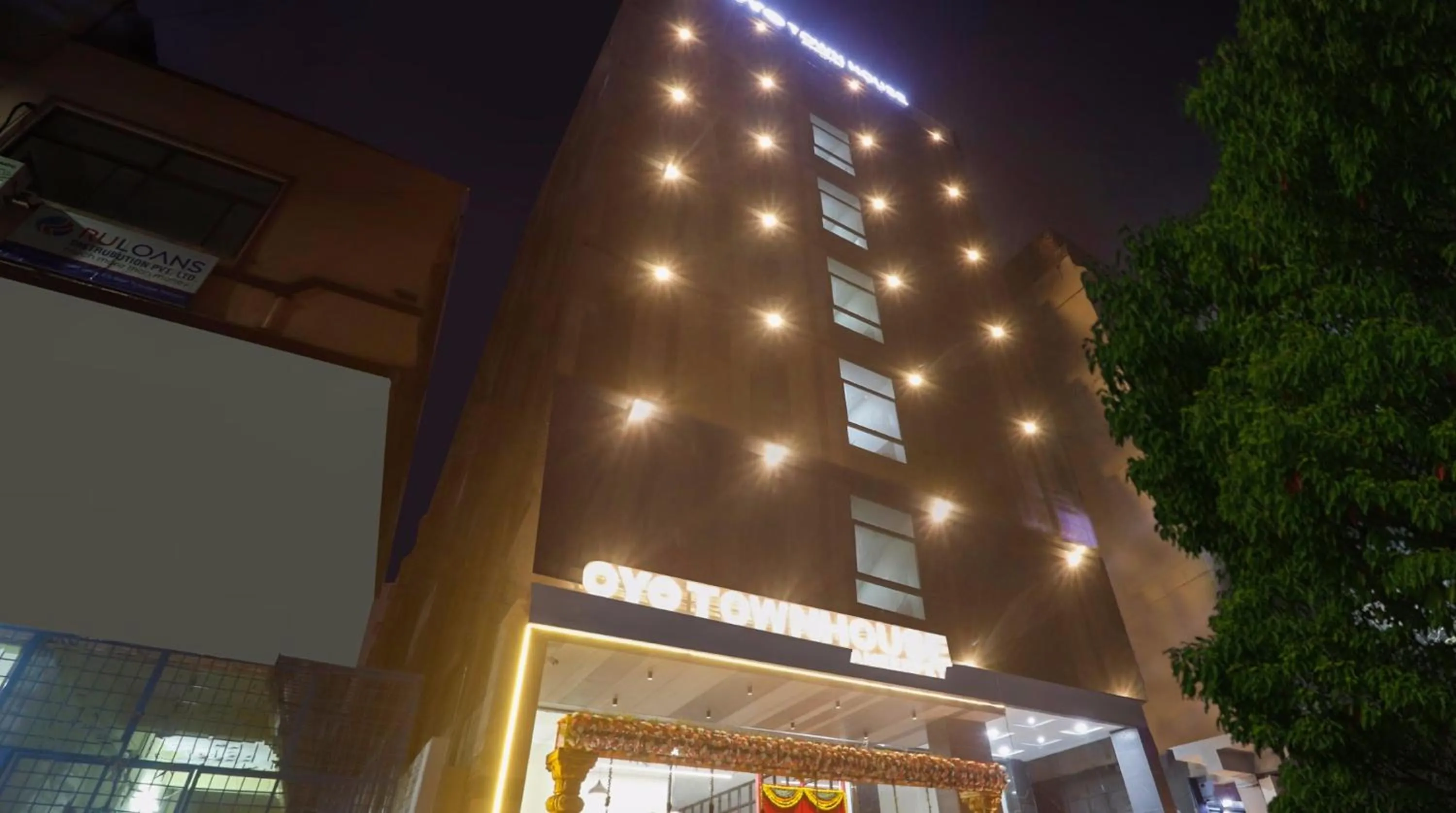 Facade/entrance in Super Townhouse Ameerpet