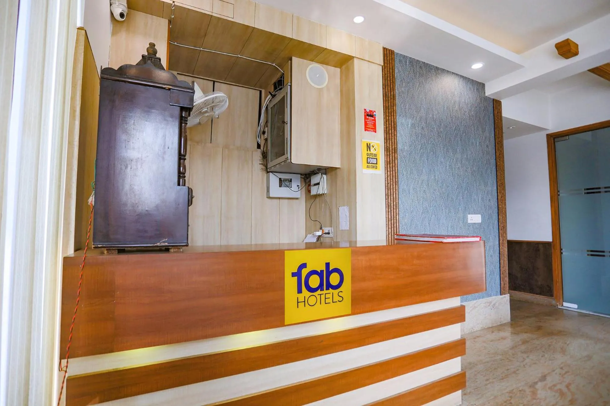 Lobby or reception in FabHotel The Horizon