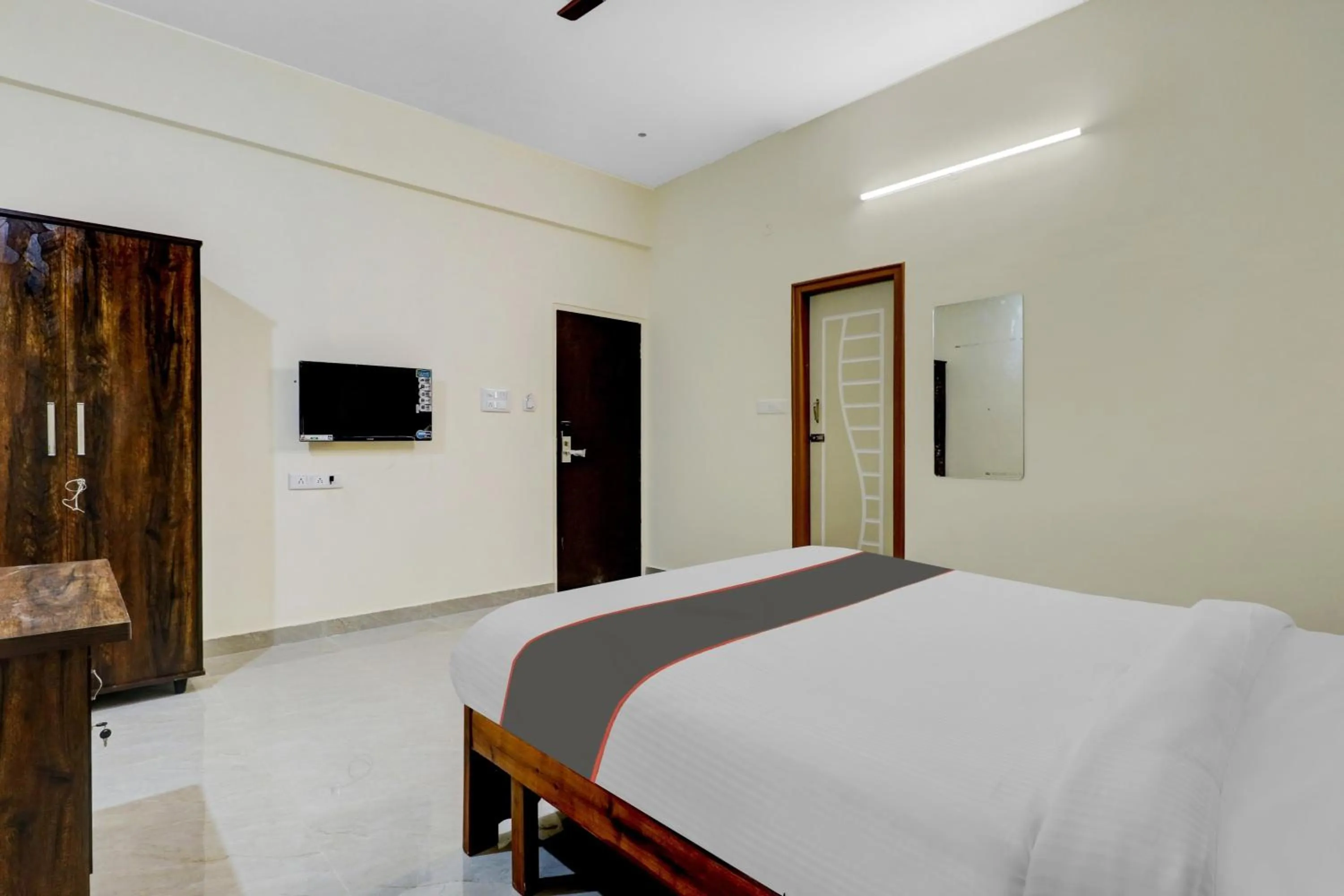 Bedroom, Bed in Hotel O Manyata Palace