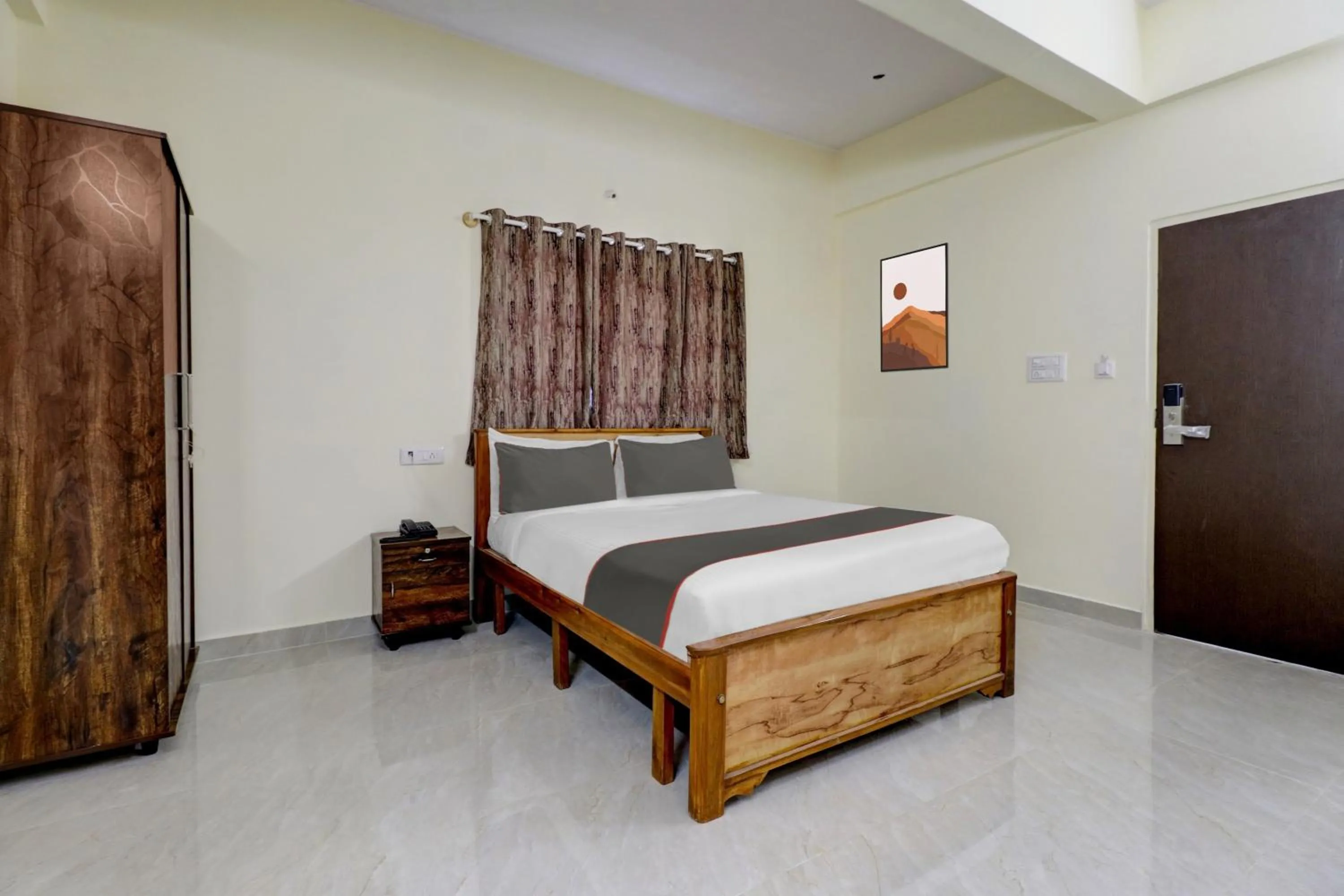 Bedroom, Bed in Hotel O Manyata Palace