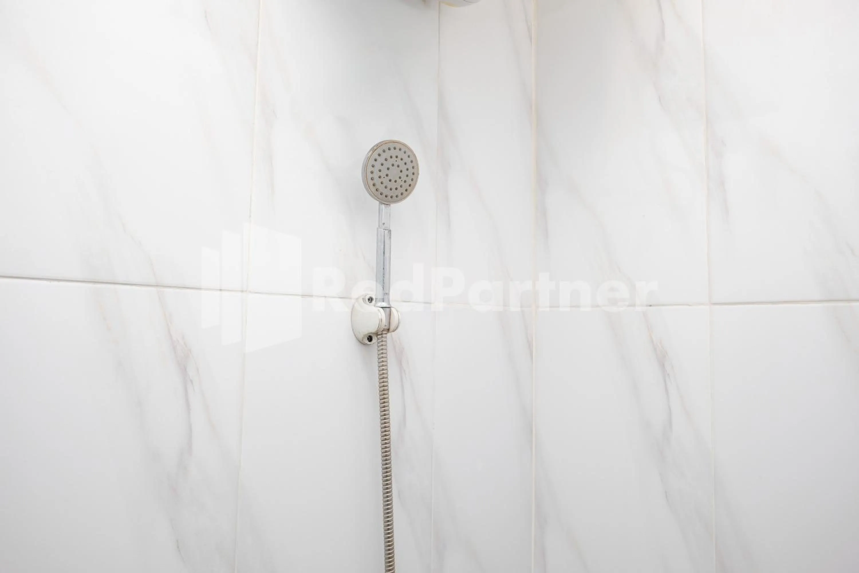 Bathroom in Hotel Andono near YIA Mitra RedDoorz