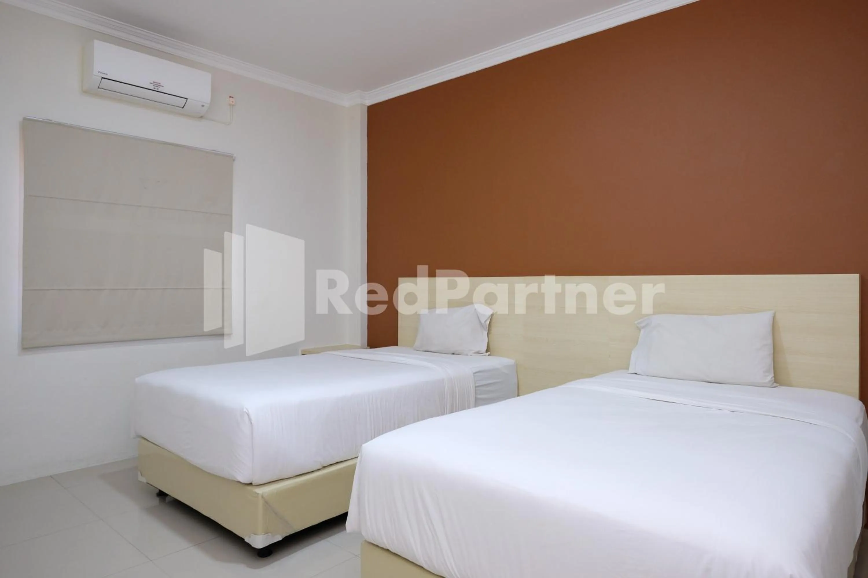 Bedroom, Bed in Hotel Andono near YIA Mitra RedDoorz
