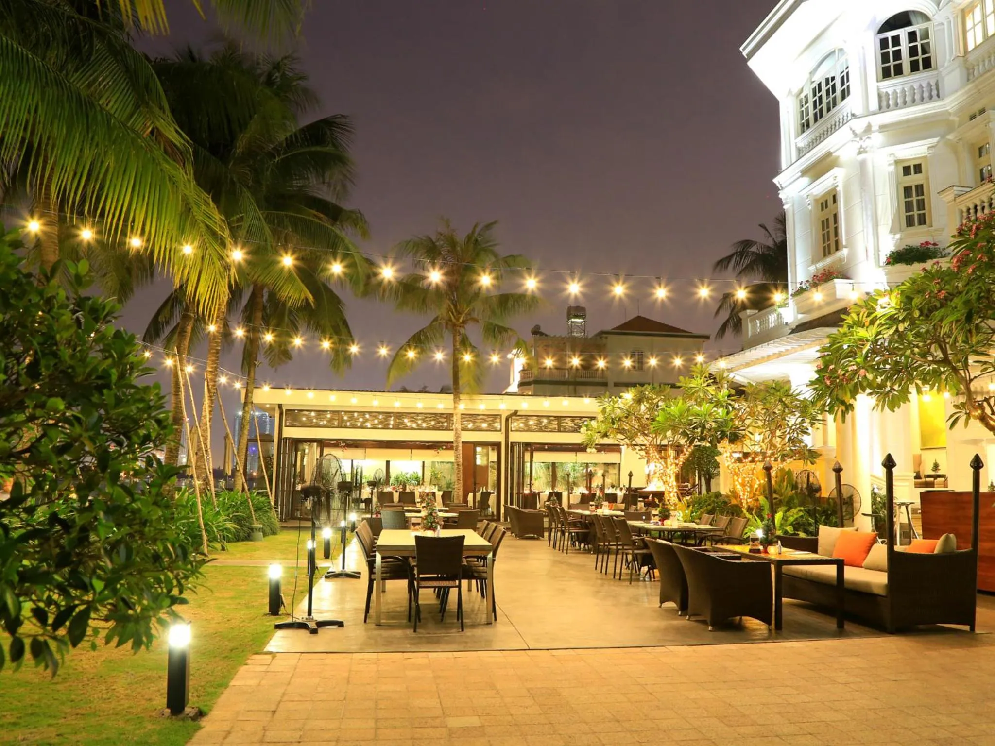 Restaurant/places to eat in Villa Song Saigon