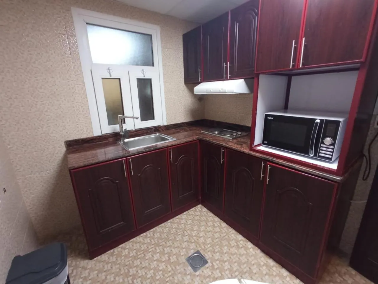 Kitchen or kitchenette in Asfar Hotel Apartments