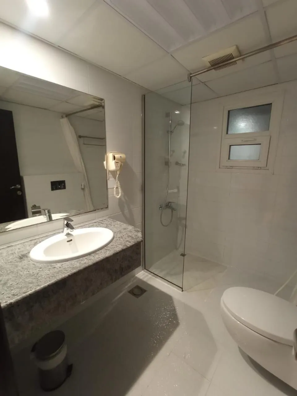 Shower in Asfar Hotel Apartments