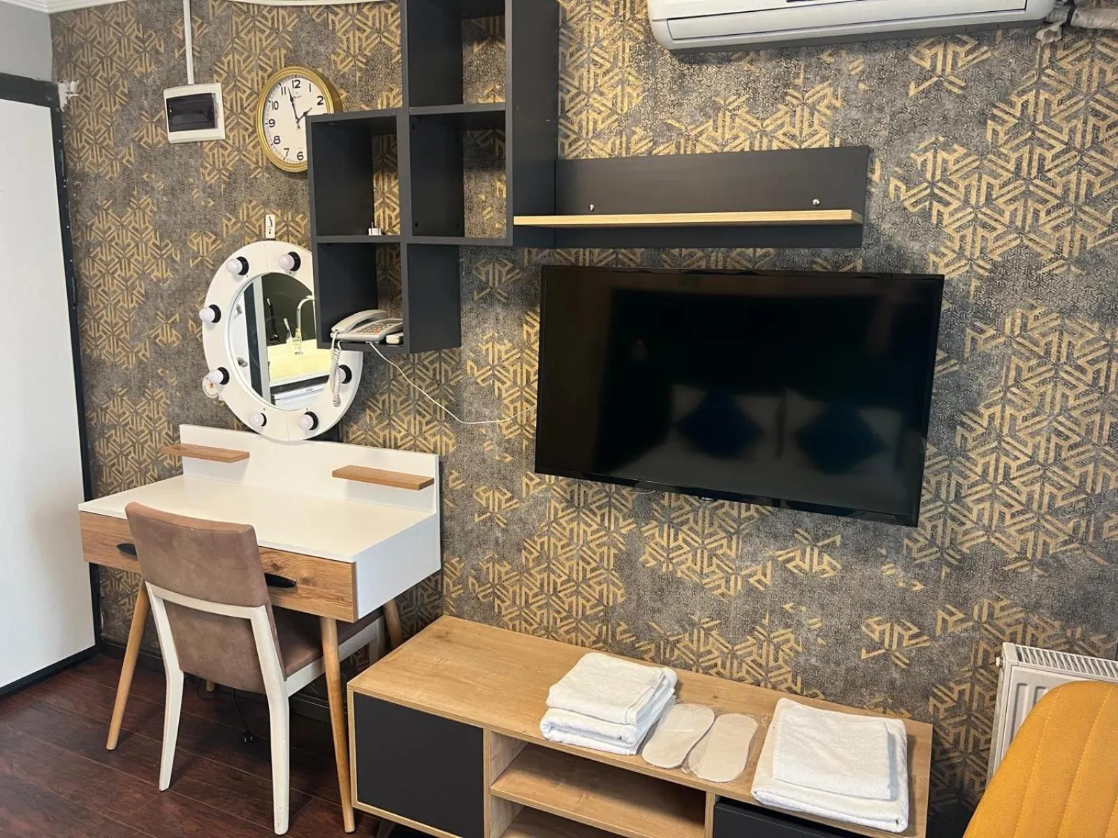 TV and multimedia in Middle Village