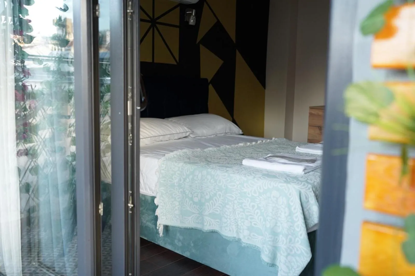 Bedroom, Bed in Middle Village