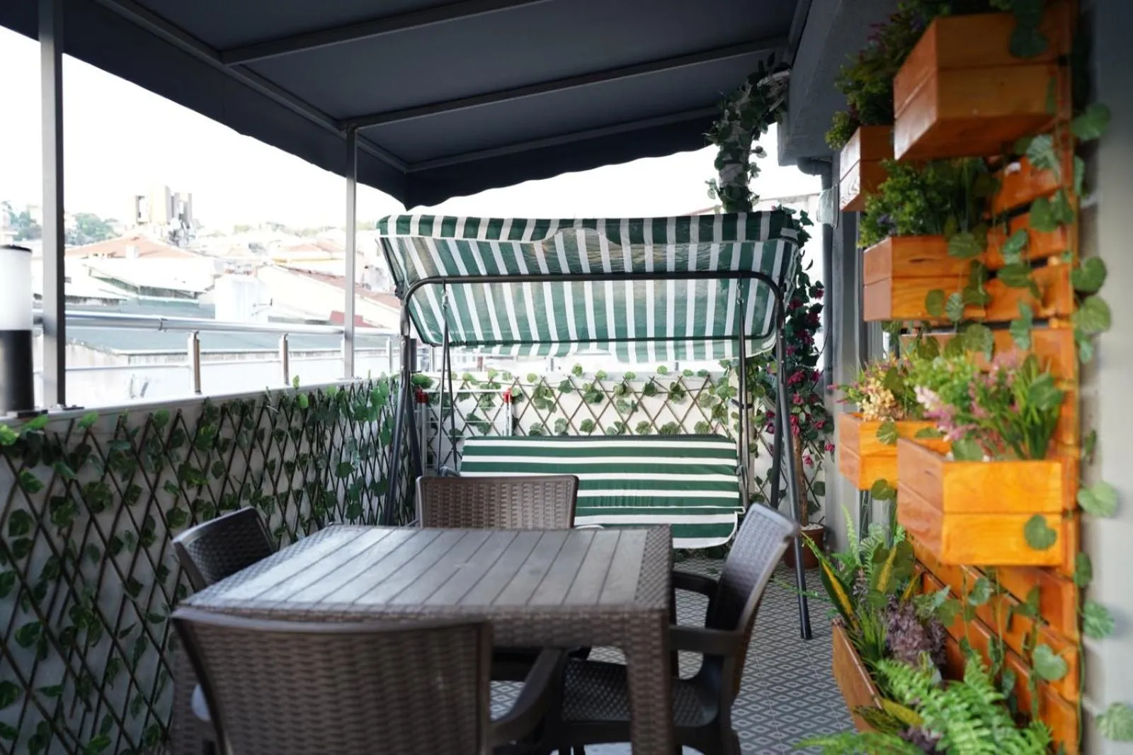 Balcony/Terrace in Middle Village