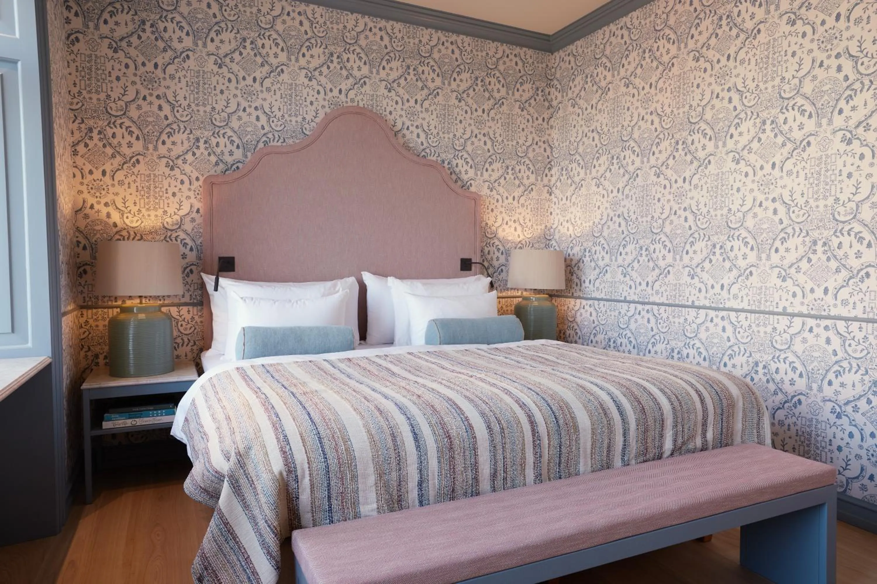 Bed in Henriks Hotel