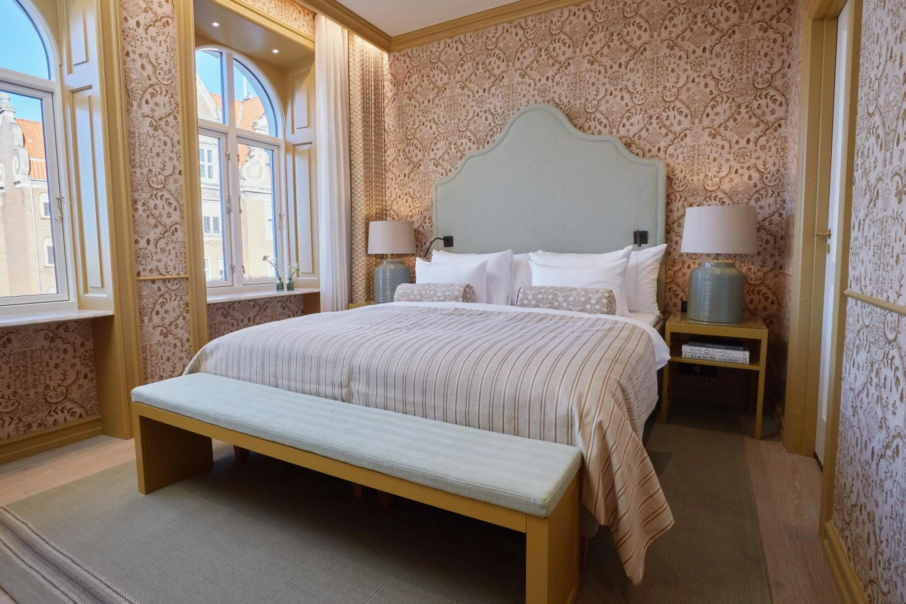 Bed in Henriks Hotel