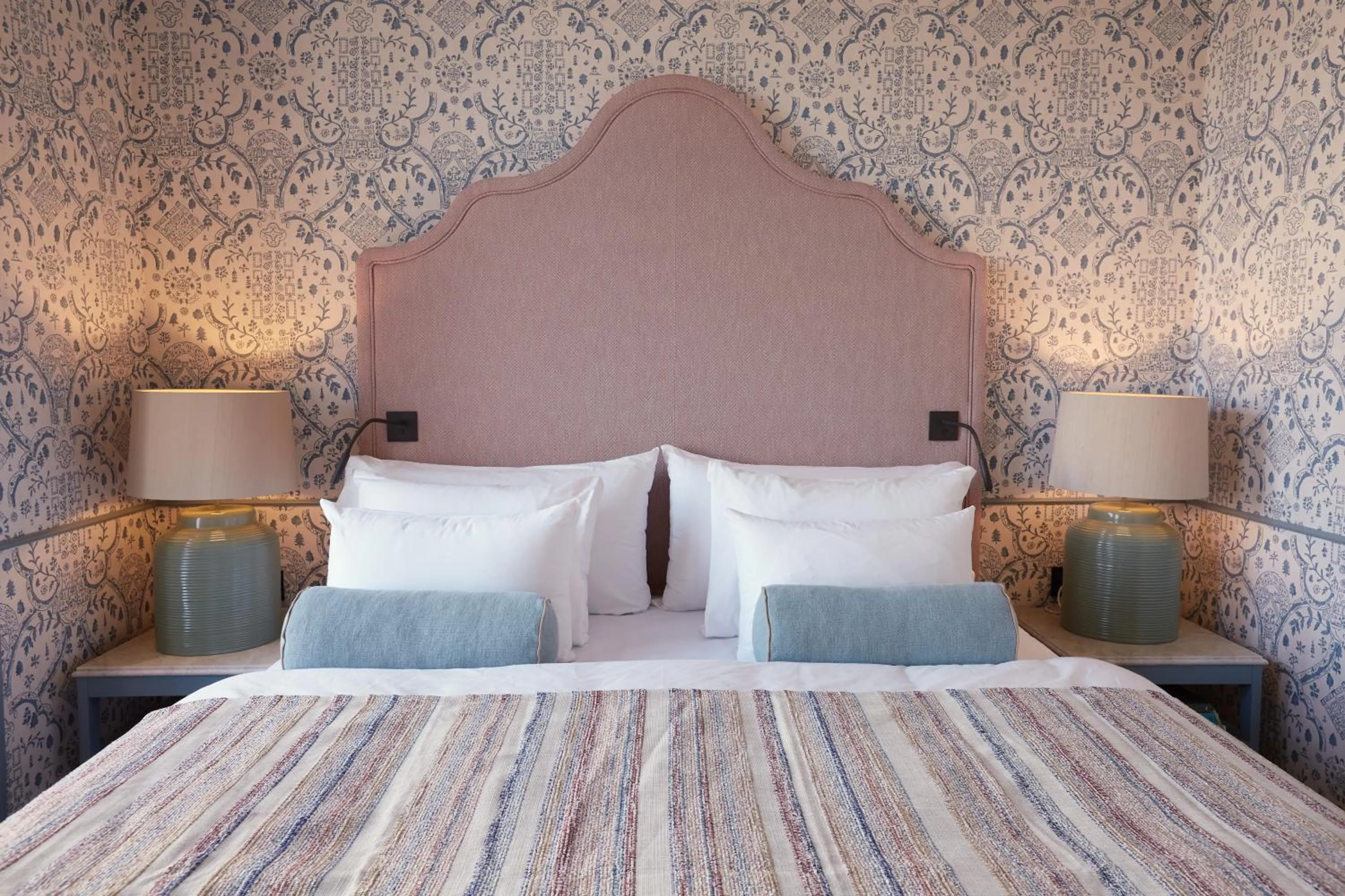 Bed in Henriks Hotel