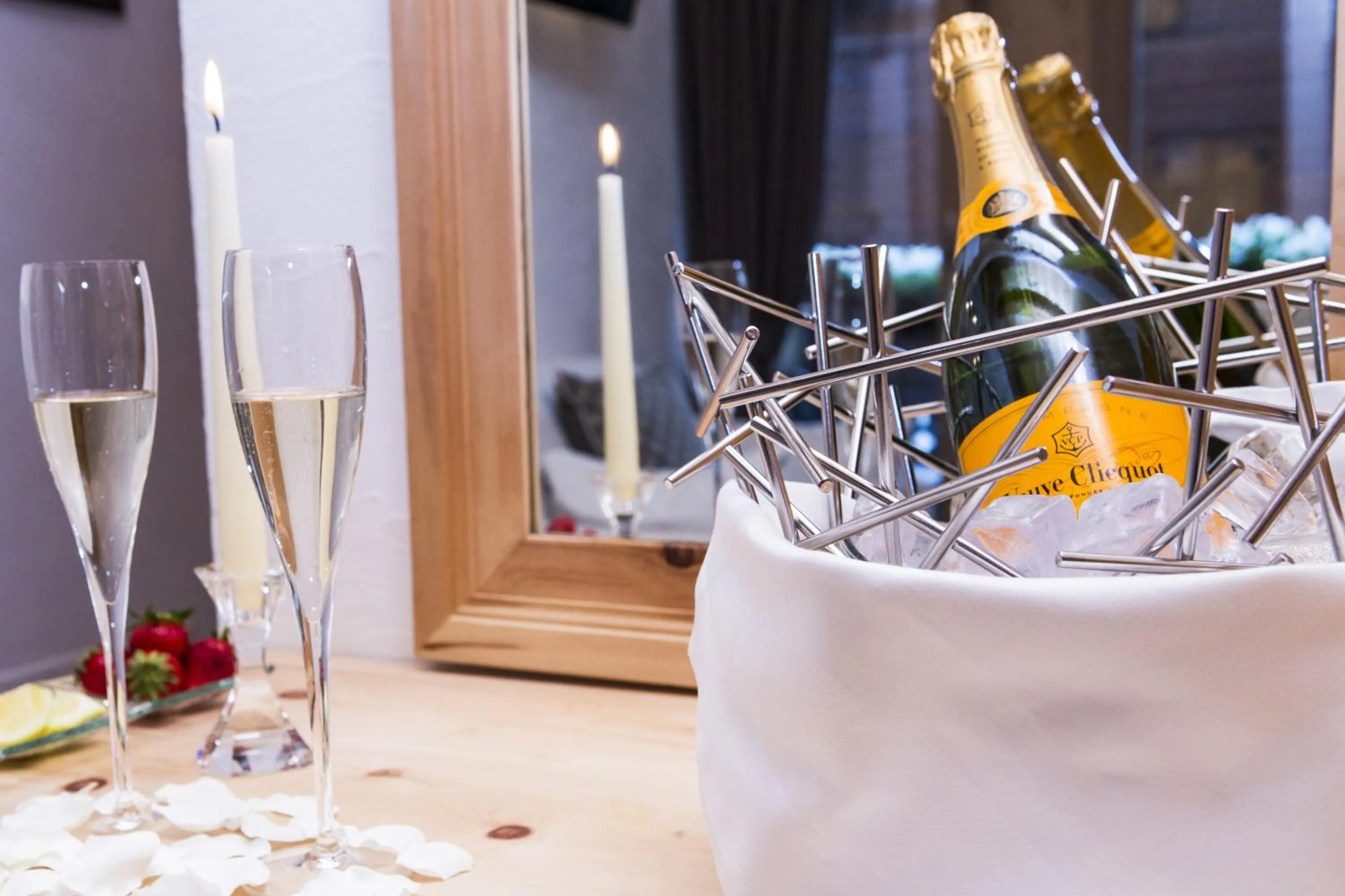 People in B&B The King