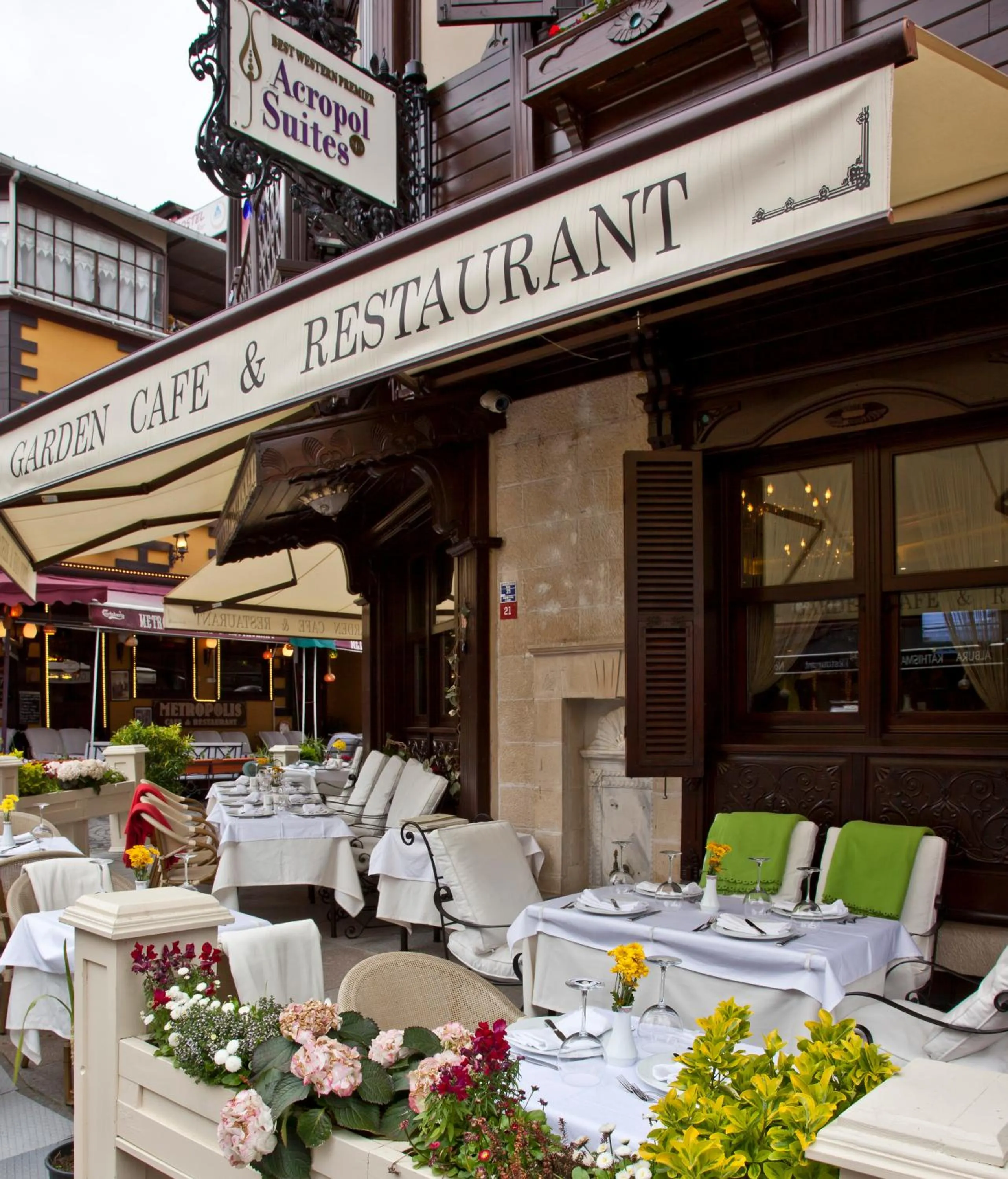 Restaurant/places to eat in GLK PREMIER Acropol Suites & Spa