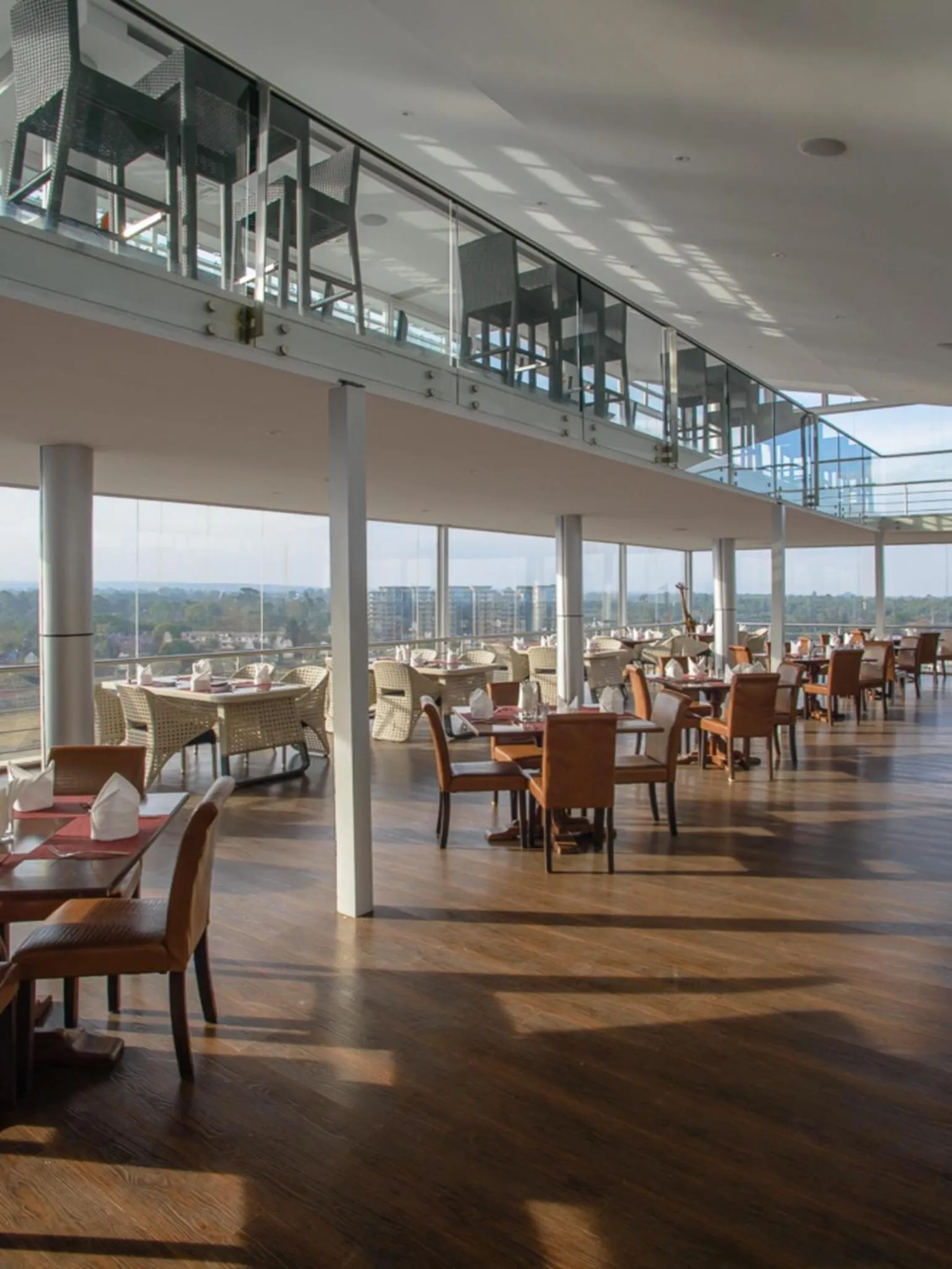 Restaurant/places to eat in Cloud Hotel & Suites