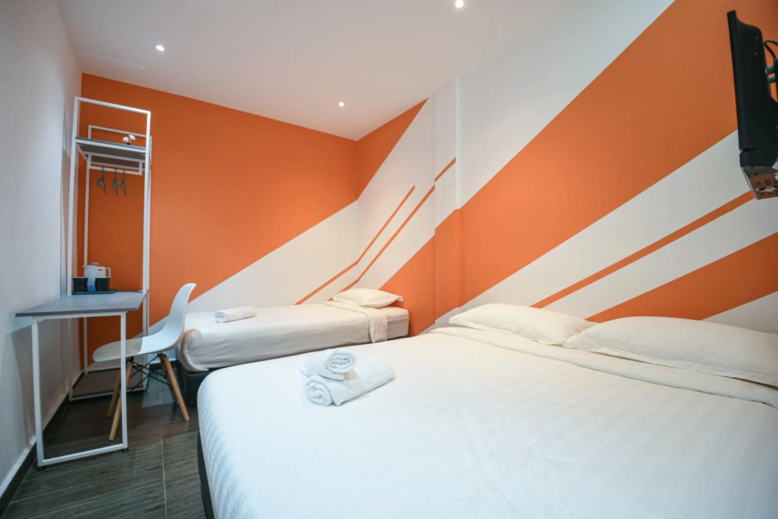 Bedroom, Bed in Meta Hotel