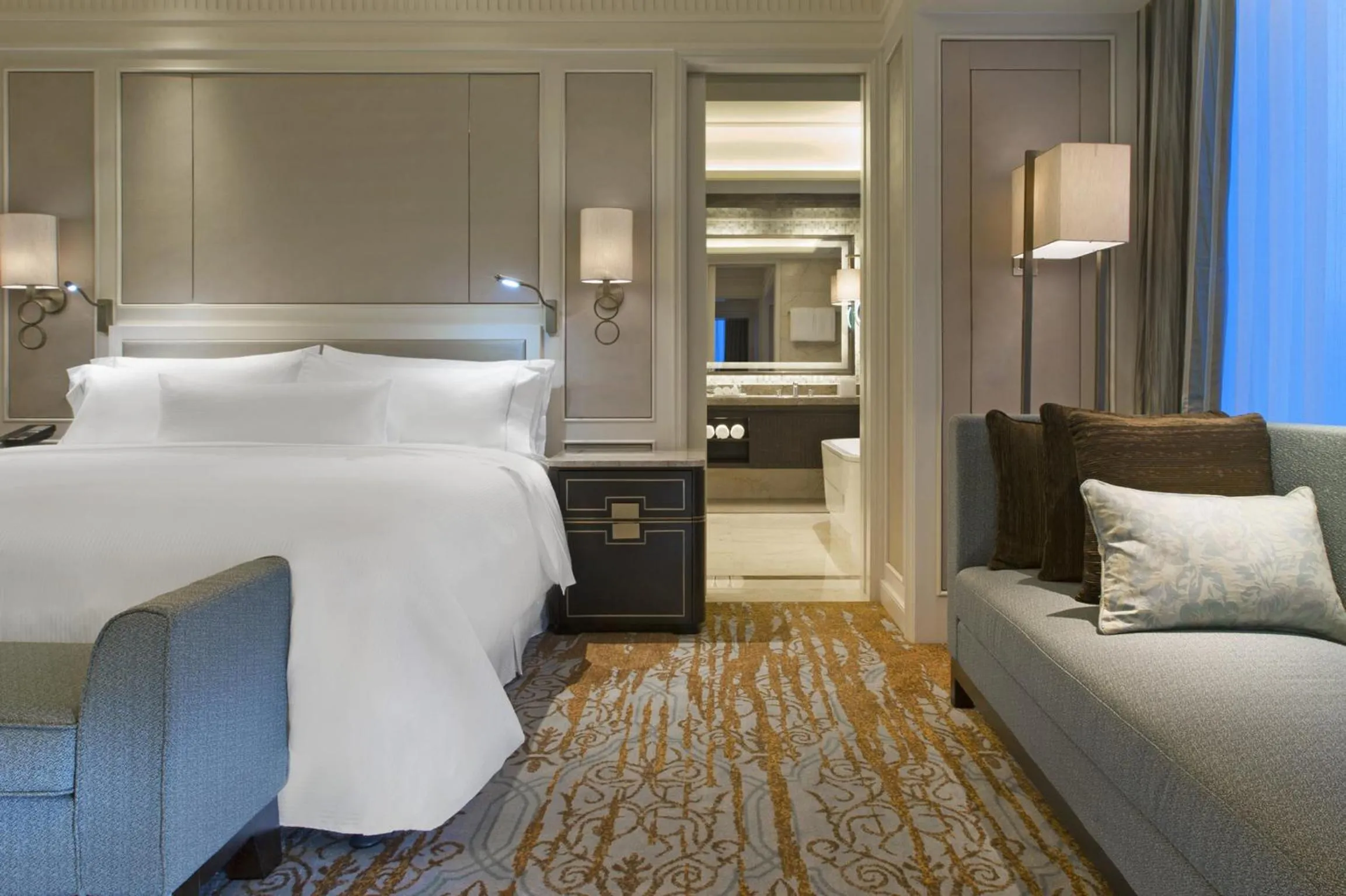 Photo of the whole room, Bed in The Westin Qingdao