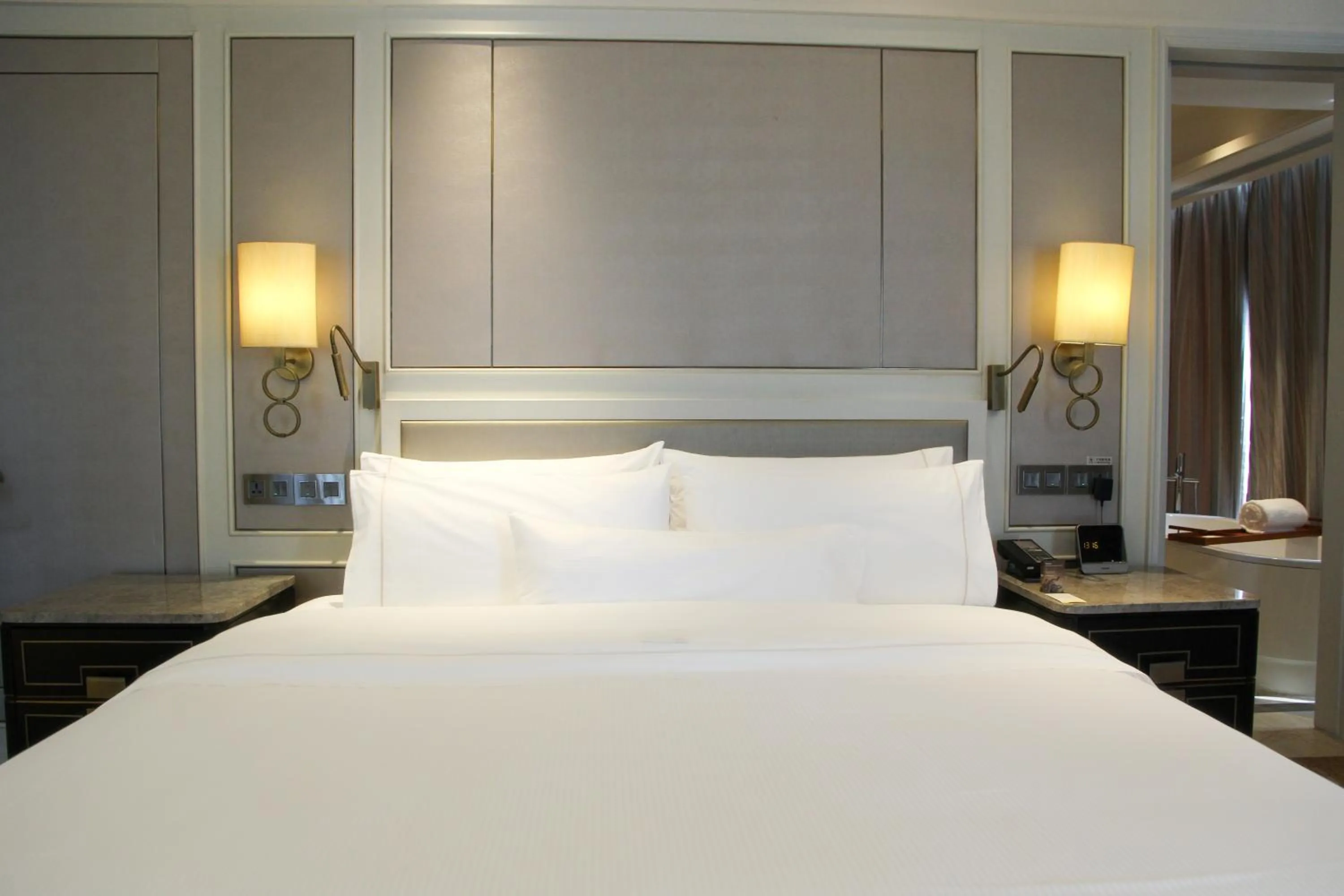 Bed in The Westin Qingdao