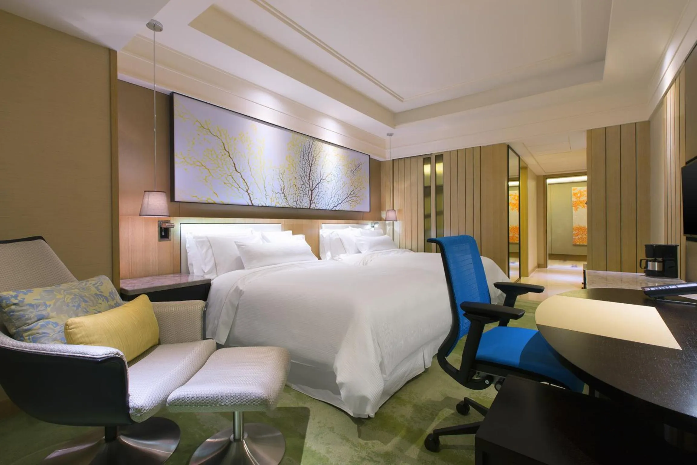 Photo of the whole room, Bed in The Westin Qingdao