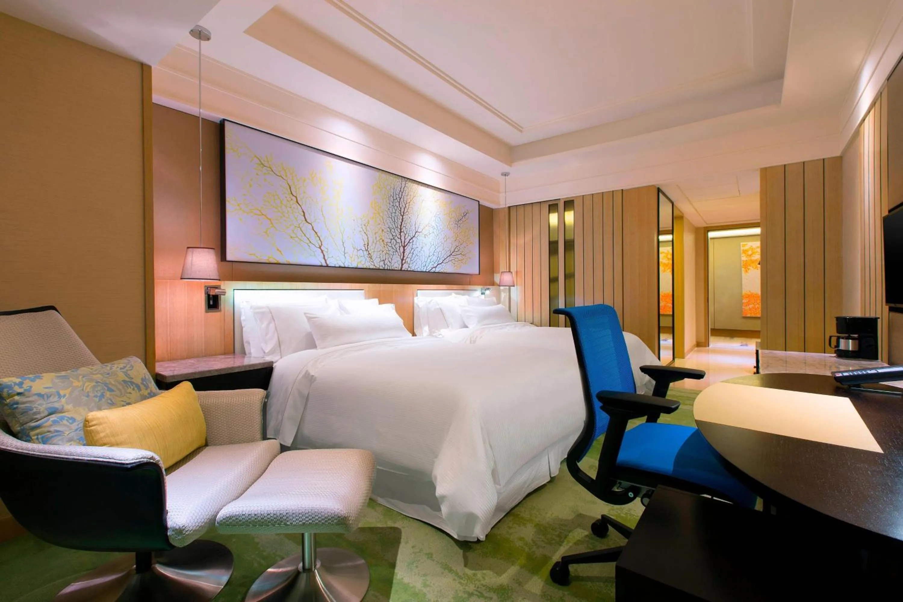 Photo of the whole room, Bed in The Westin Qingdao