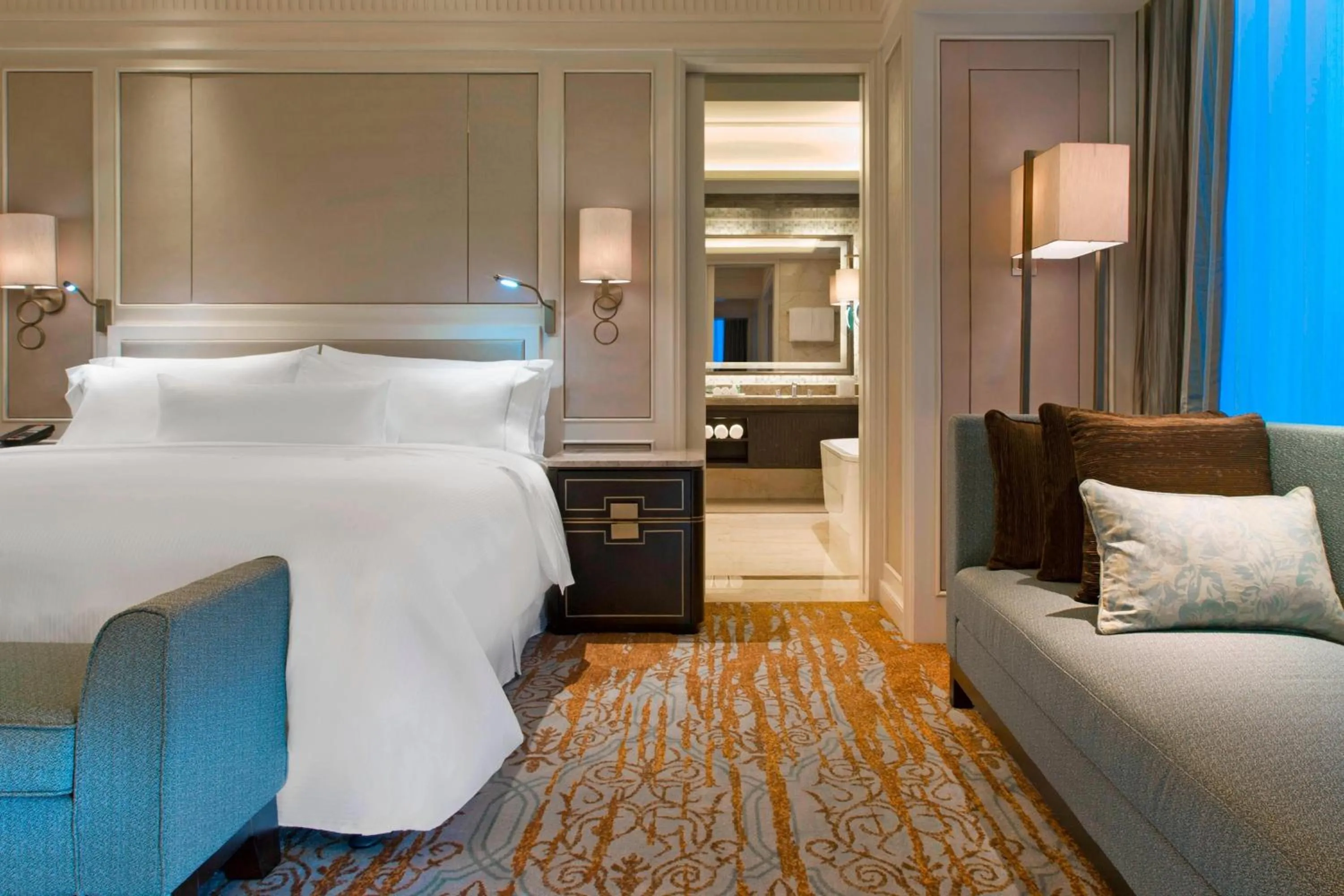 Bedroom, Bed in The Westin Qingdao