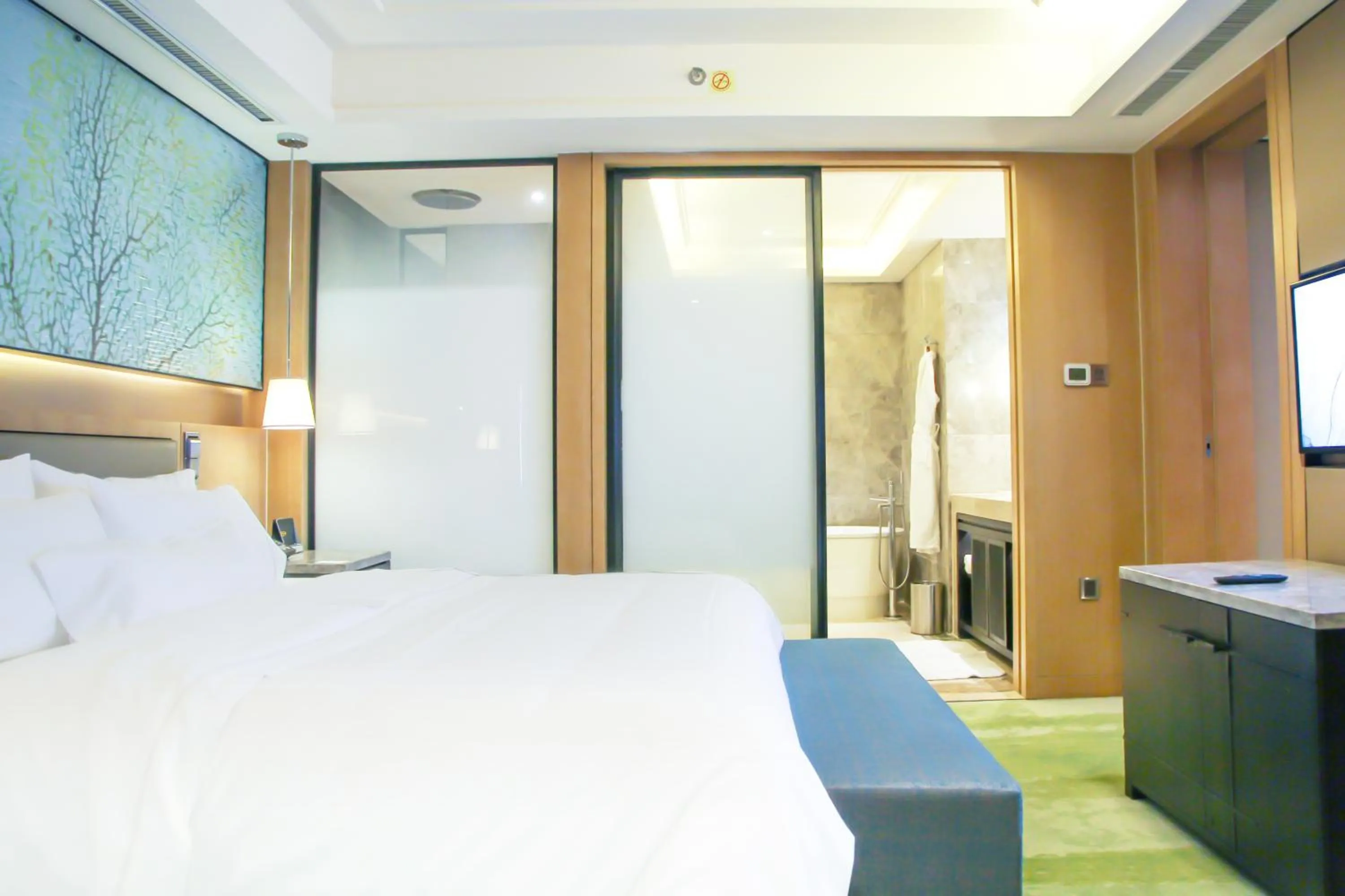 Bed in The Westin Qingdao