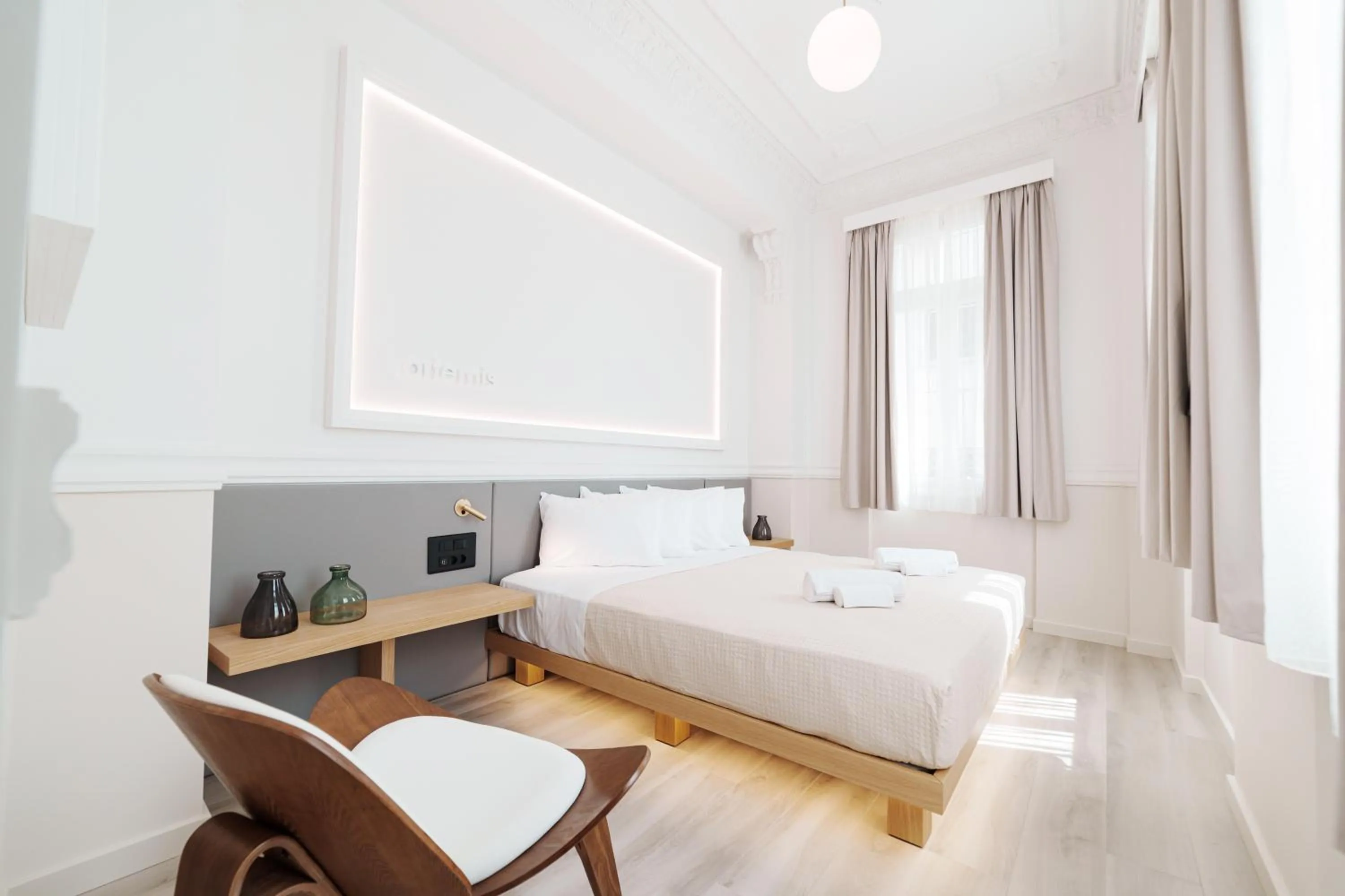 Photo of the whole room, Bed in Agora Athens Suites