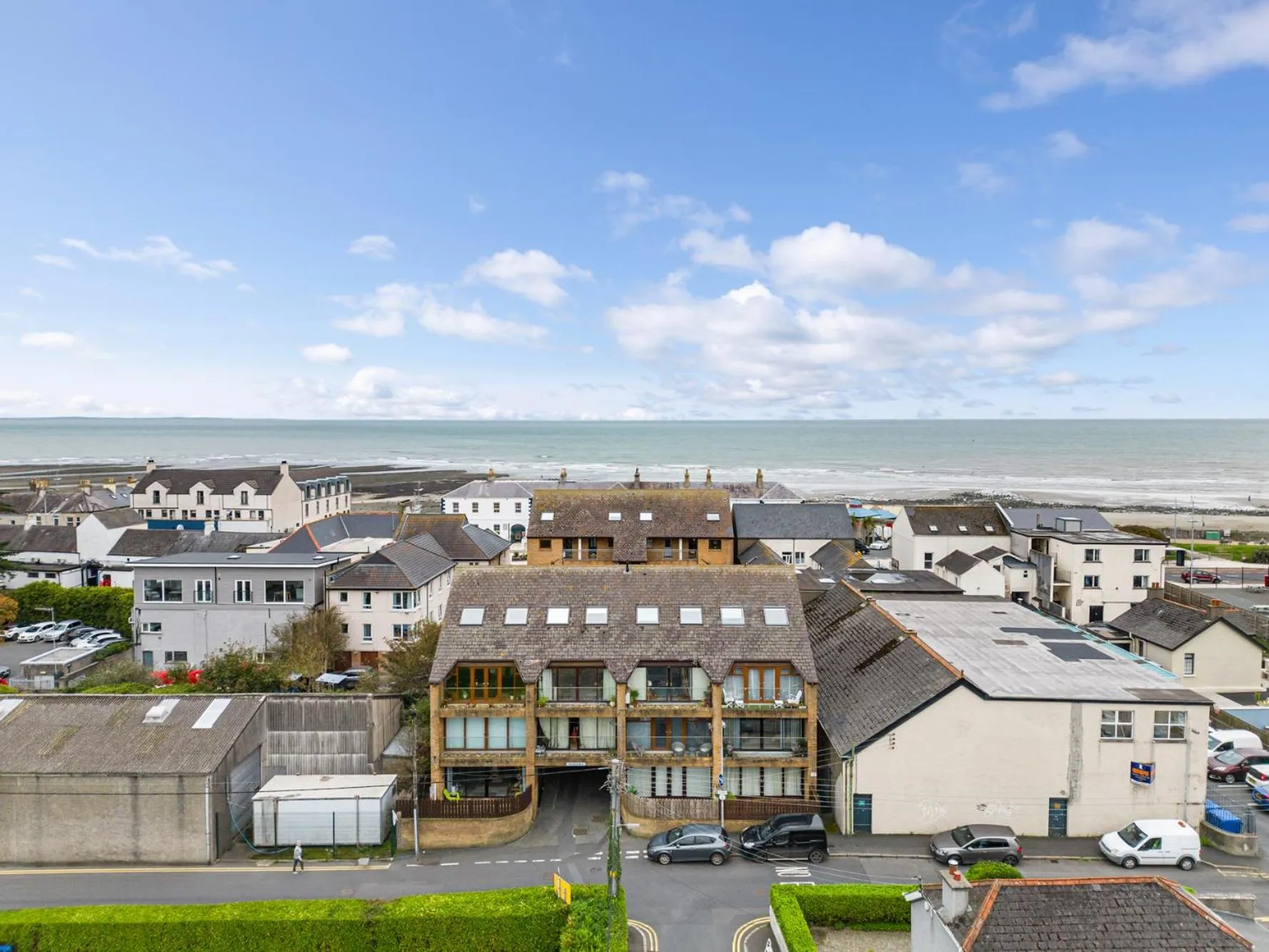 Property building in Central Apartment 3B