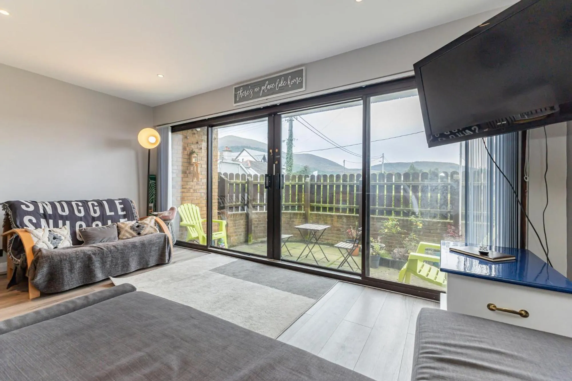 Living room, Bed in Central Apartment 3B