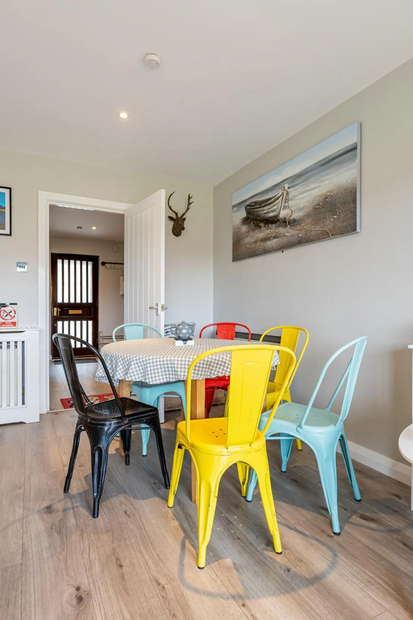 Dining area in Central Apartment 3B