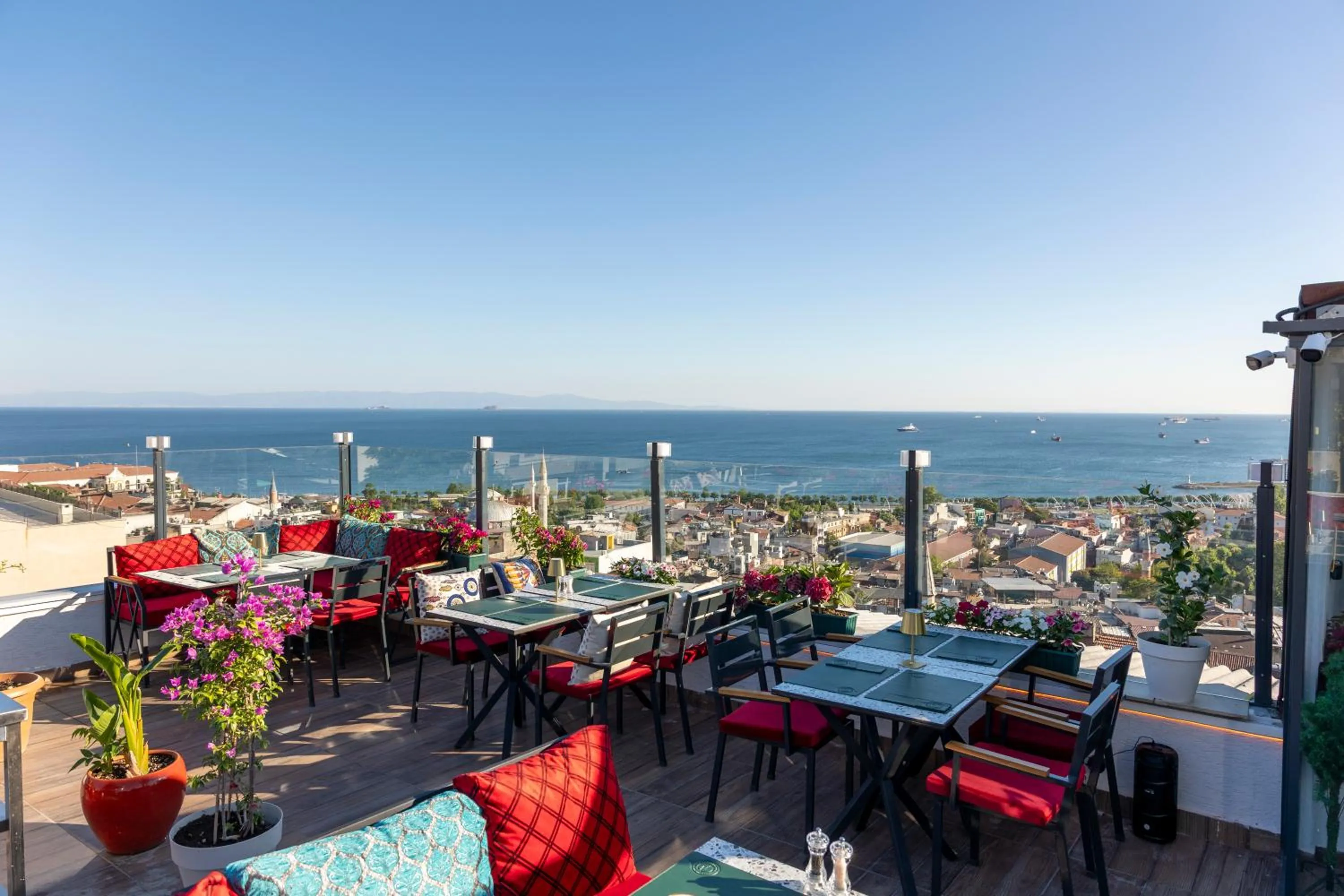 Restaurant/places to eat in Olimpic Hotel