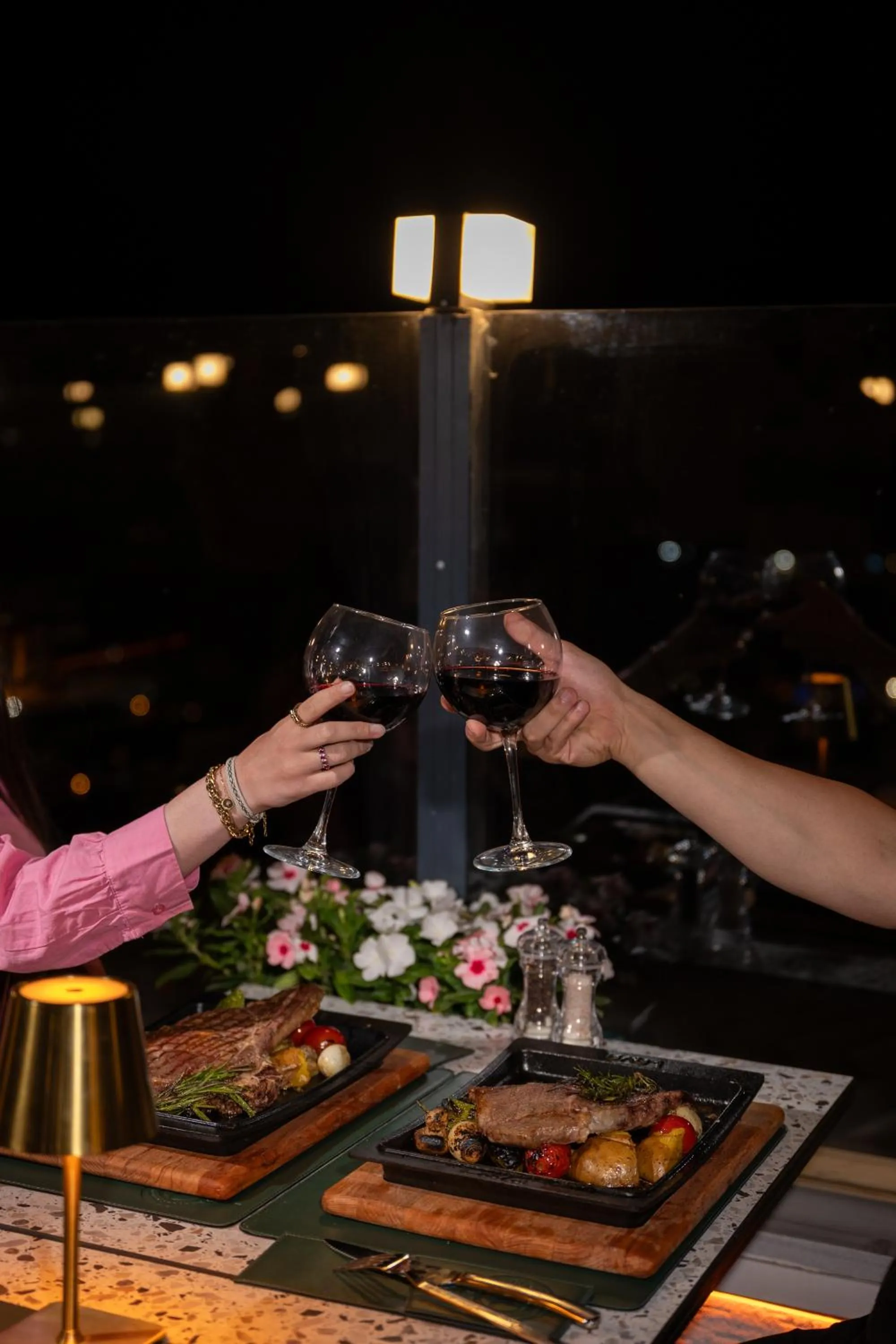 Restaurant/places to eat in Olimpic Hotel