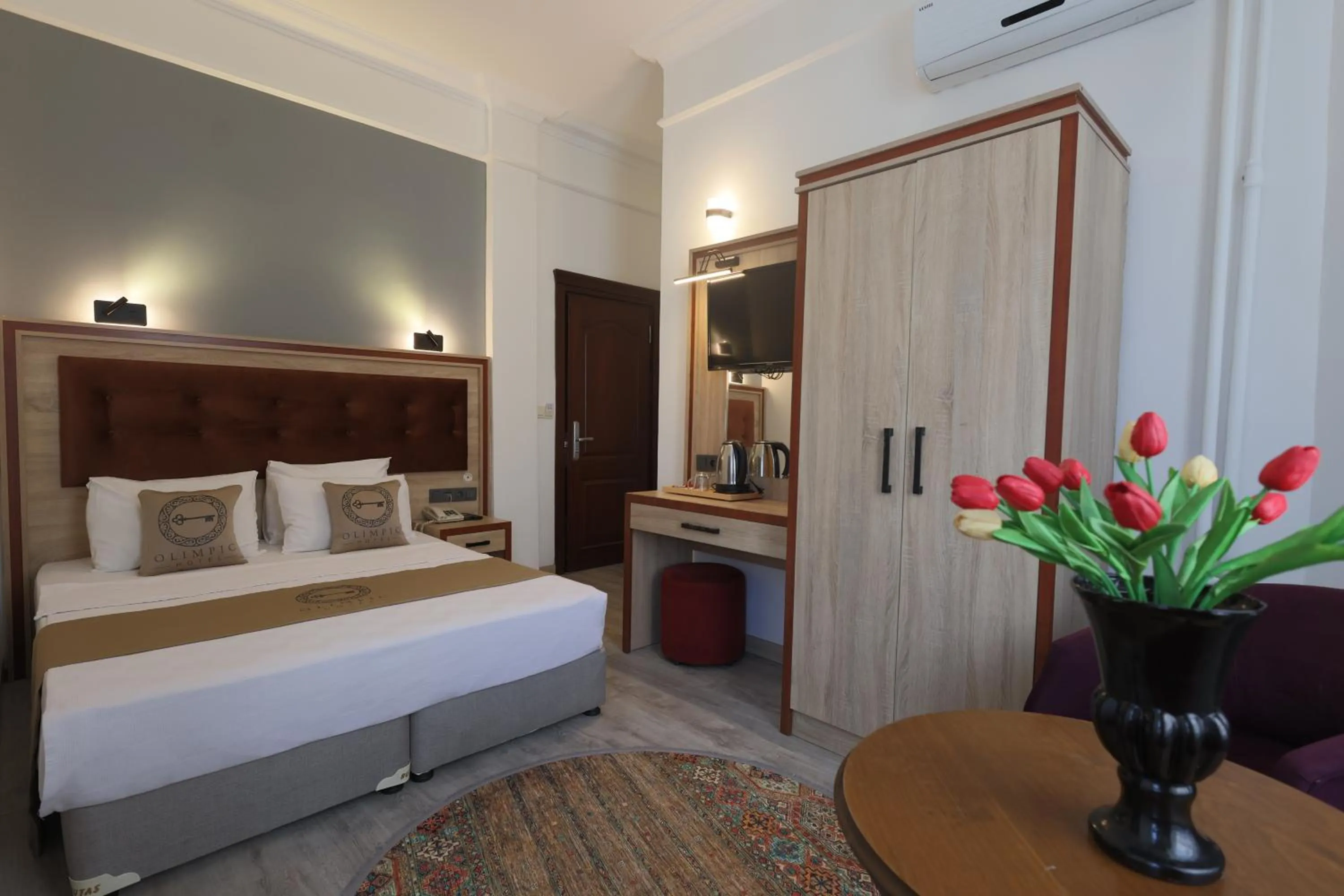 Photo of the whole room, Bed in Olimpic Hotel