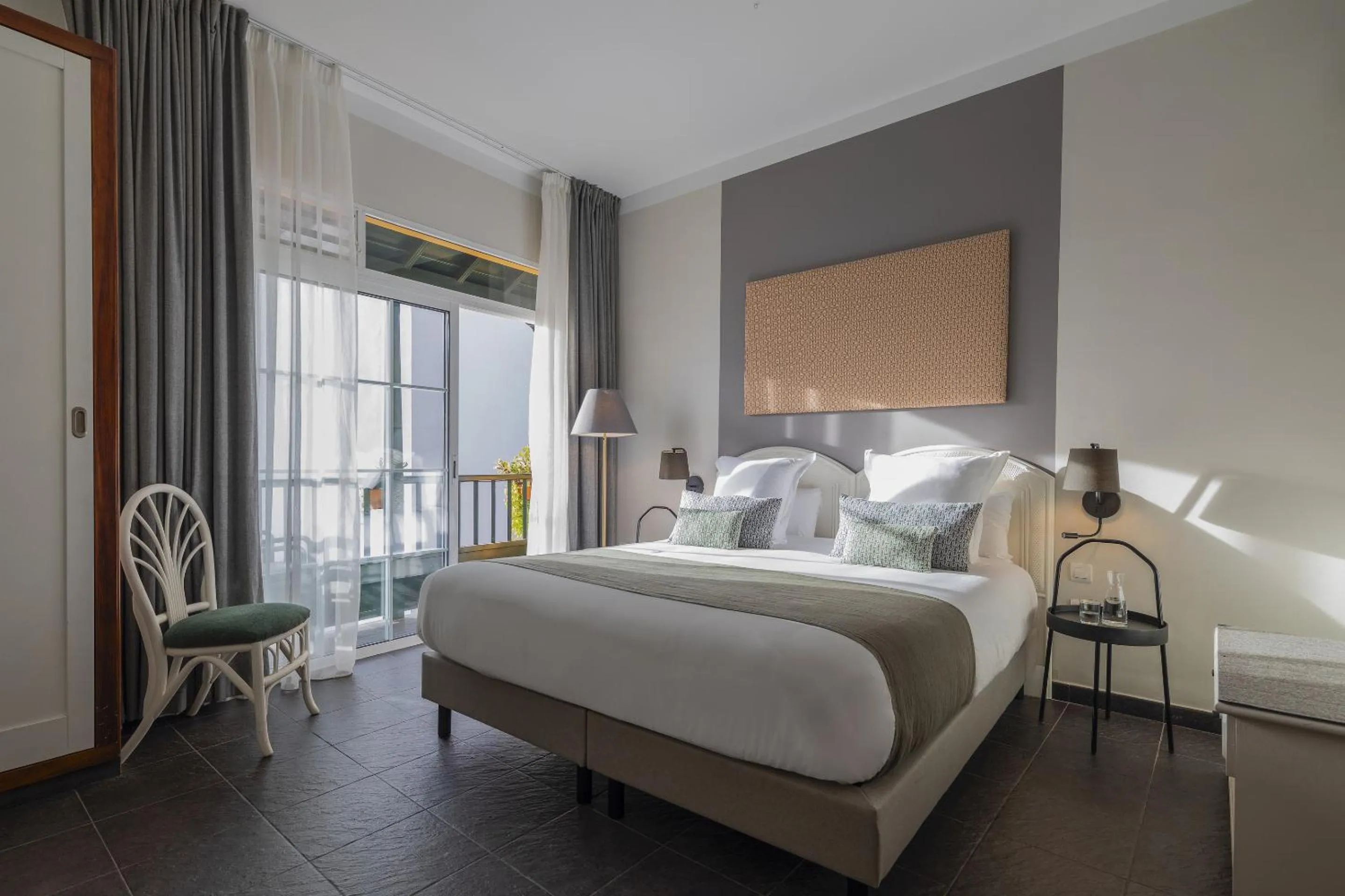 Photo of the whole room, Bed in Hotel San Telmo