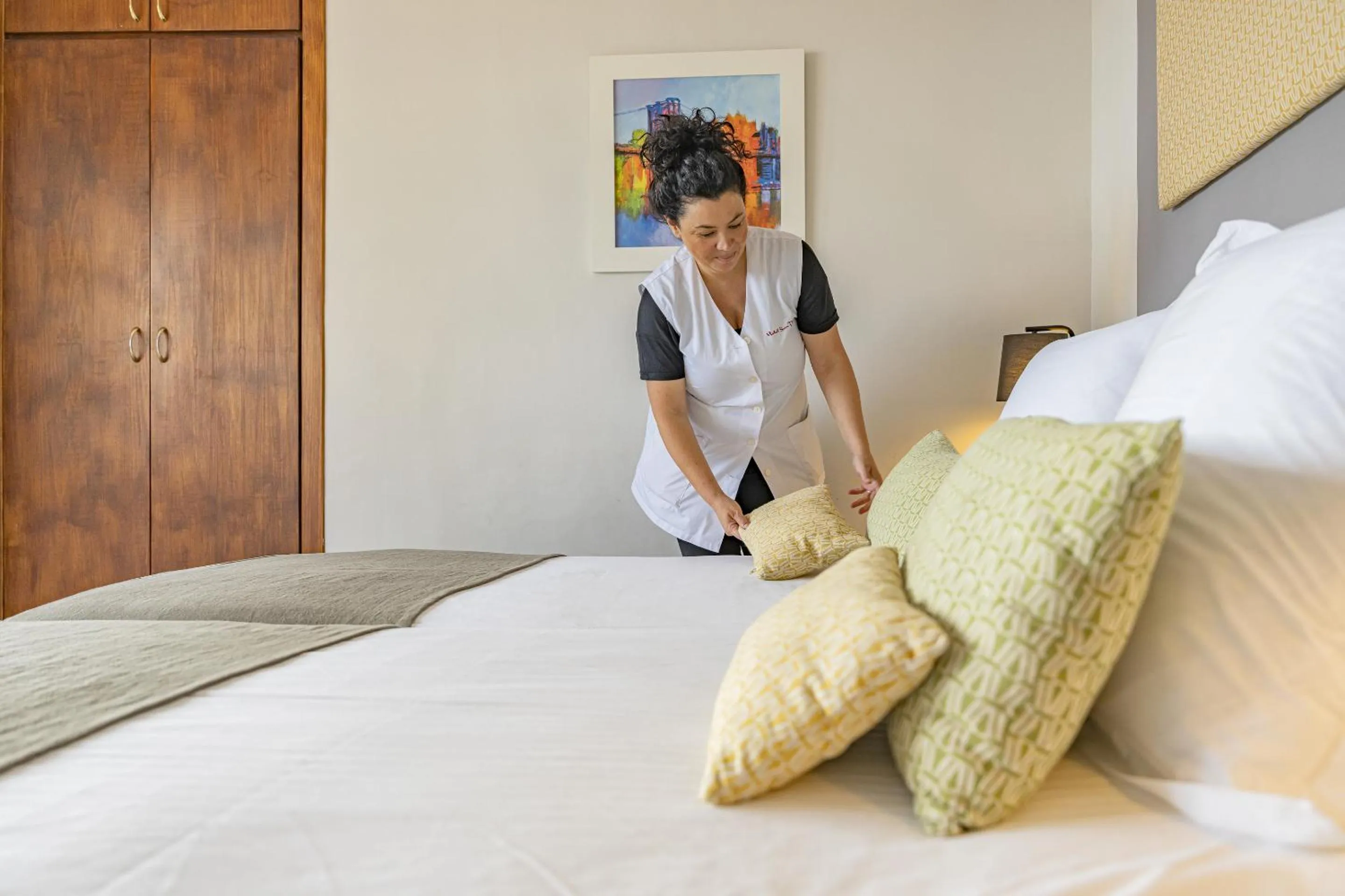 Photo of the whole room, Bed in Hotel San Telmo