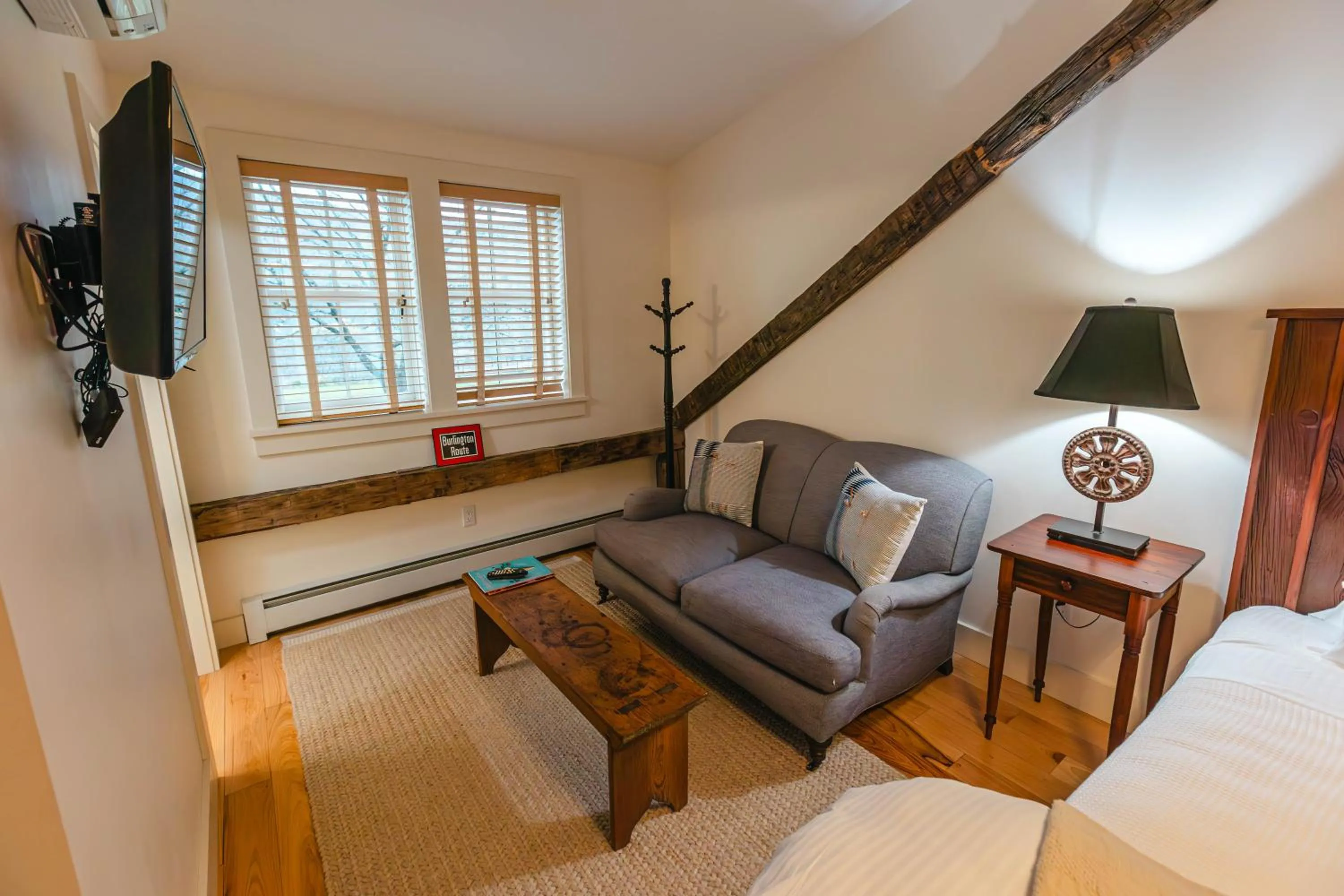 Hill Farm Inn - Manchester