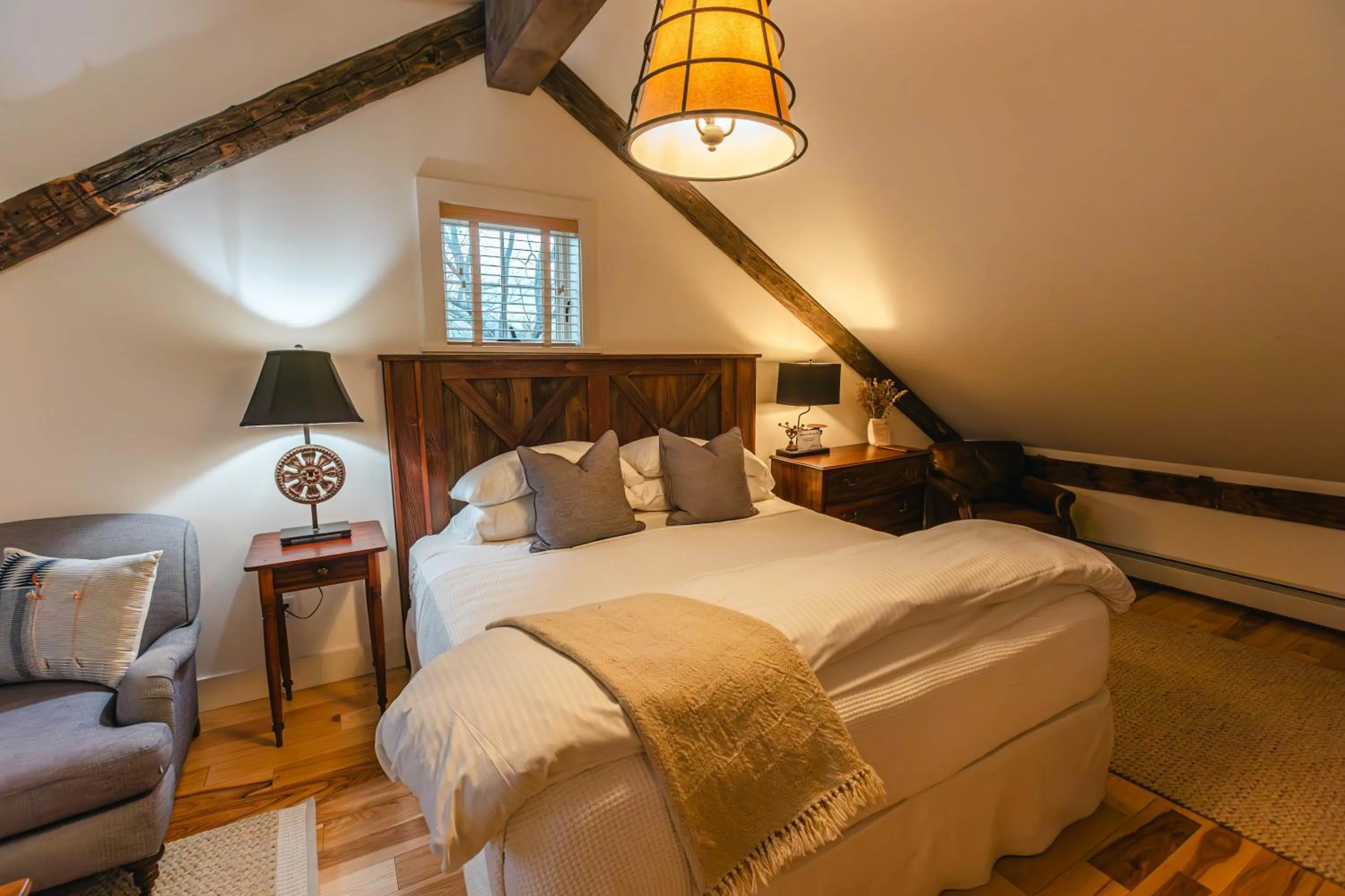 Bed in Hill Farm Inn - Manchester