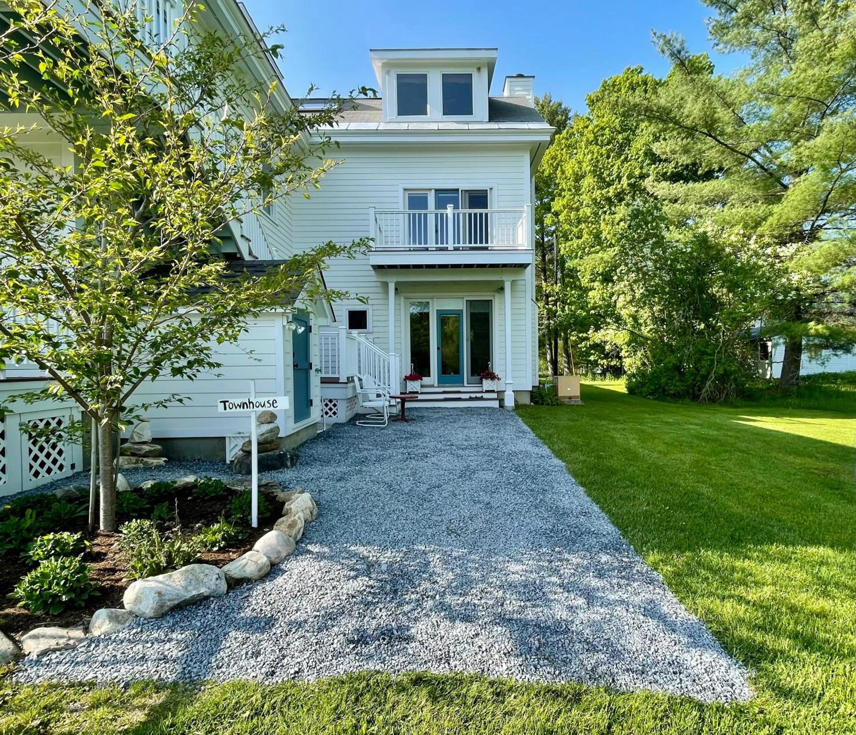 Property building in Hill Farm Inn - Manchester