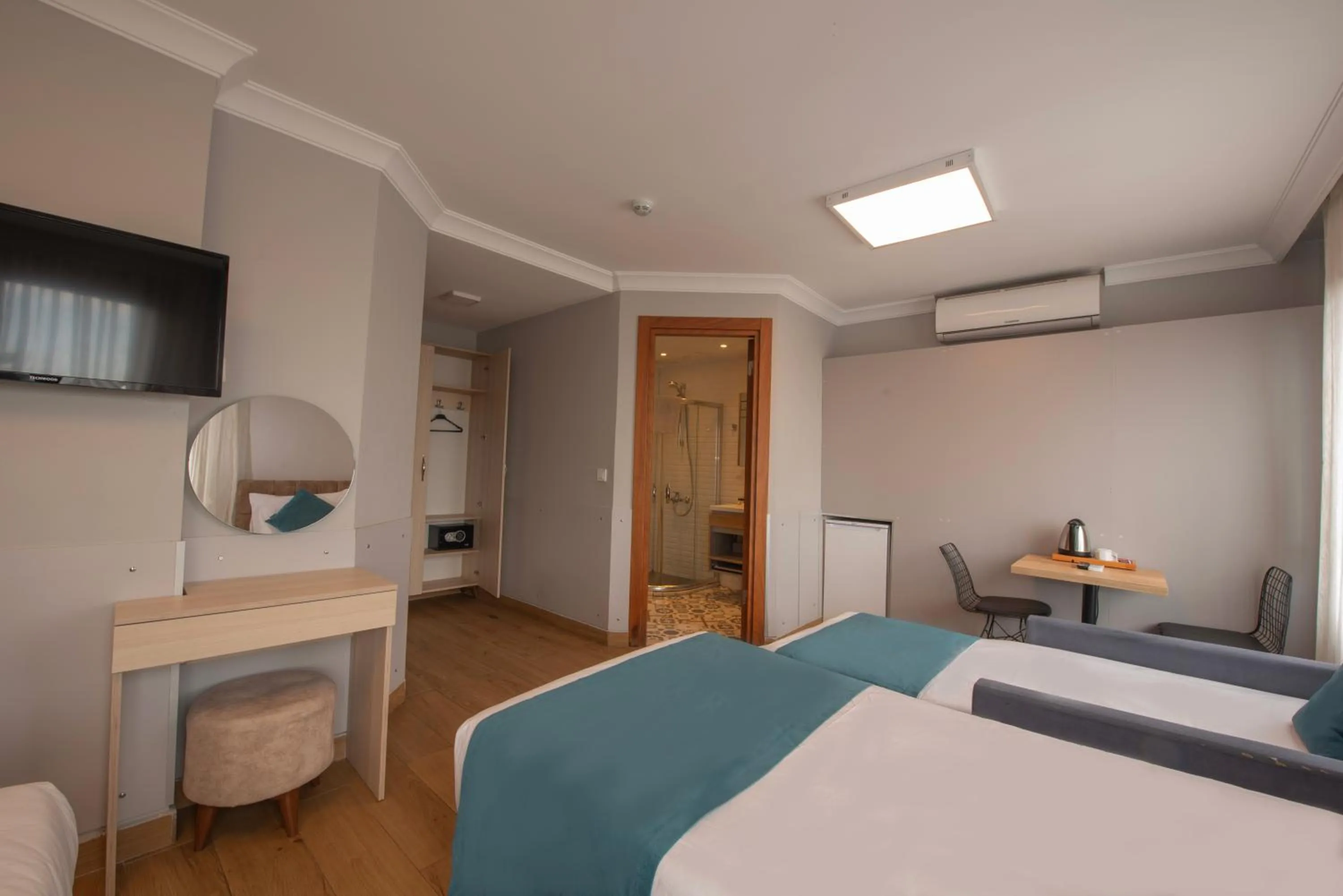 Photo of the whole room, Bed in Sur Hotel Sultanahmet