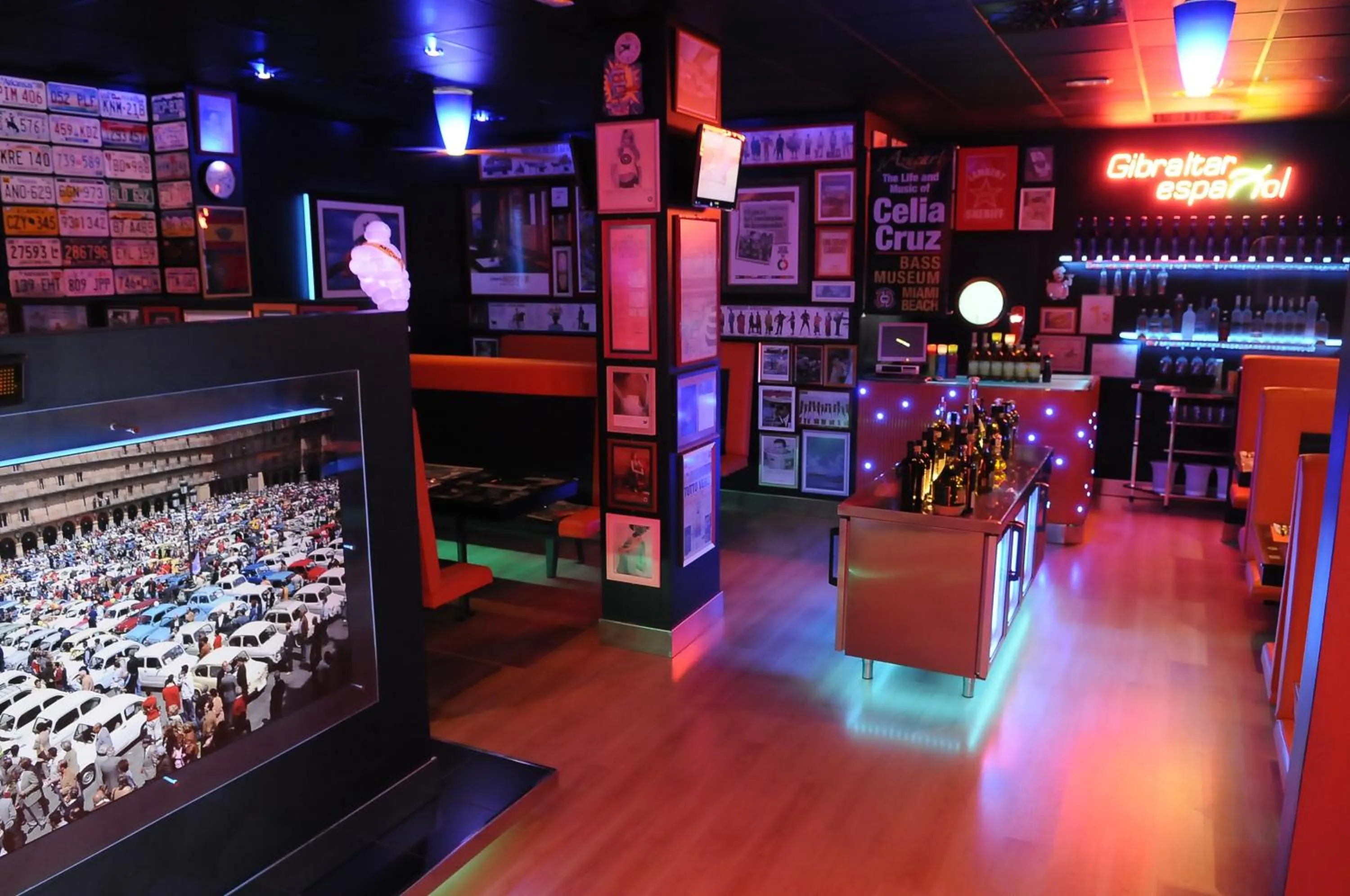 Restaurant/places to eat in Resotel