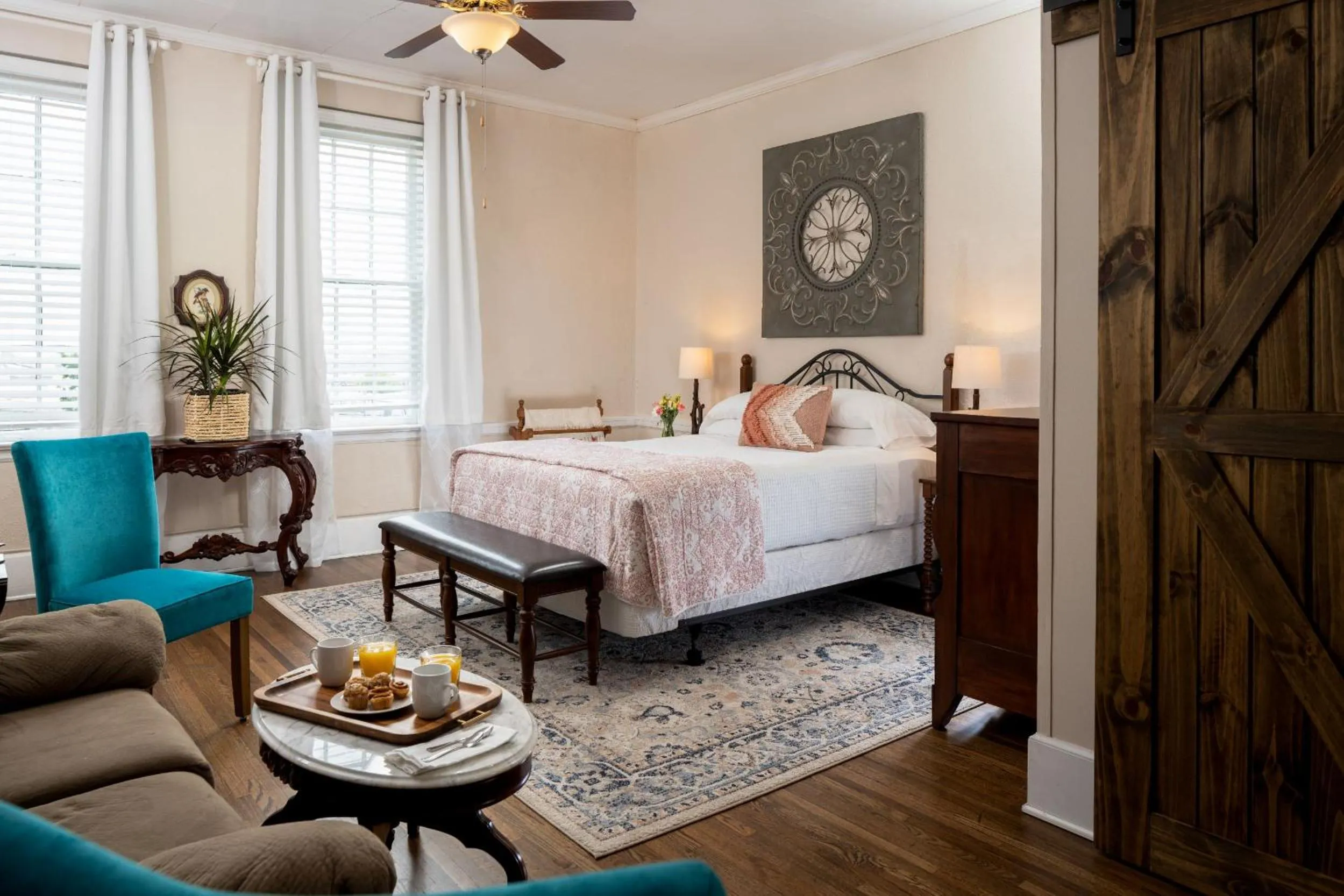 Photo of the whole room, Bed in Magnolia Manor and Chapel