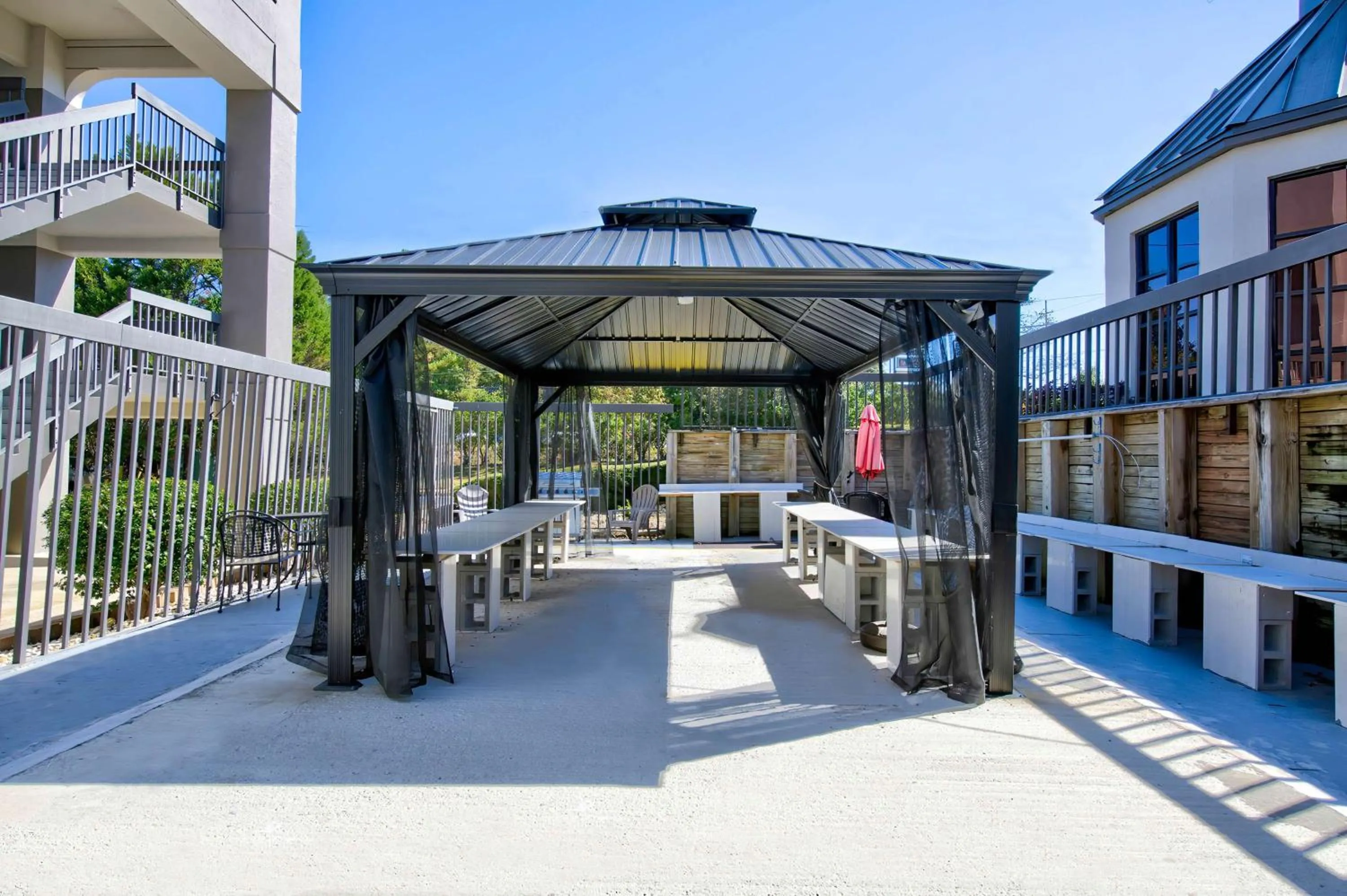 Property building in Studio 6 Birmingham, AL - Medical Center - Inverness Hwy 280