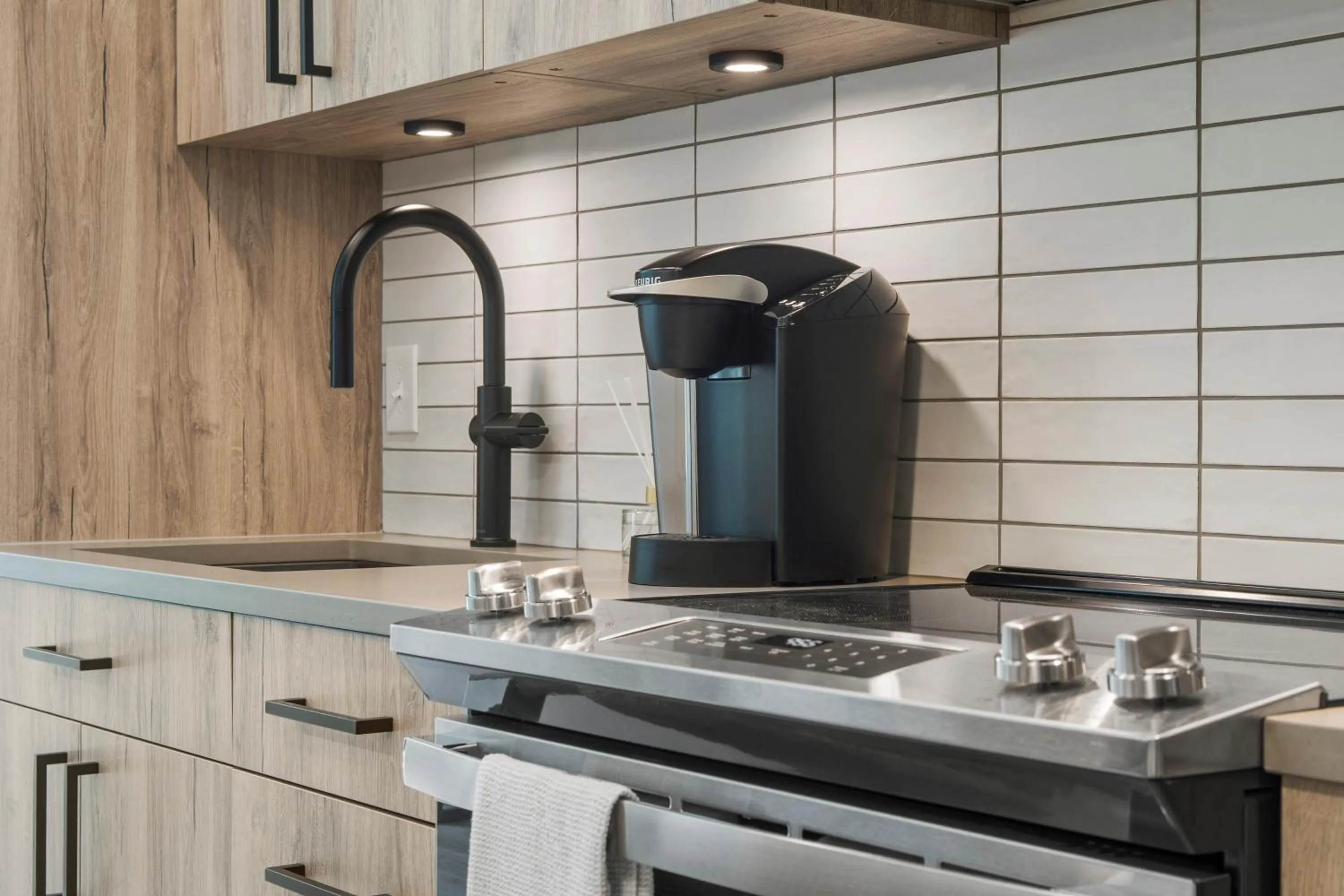 Kitchen or kitchenette in Coda on Half, a Placemakr Experience - Navy Yard