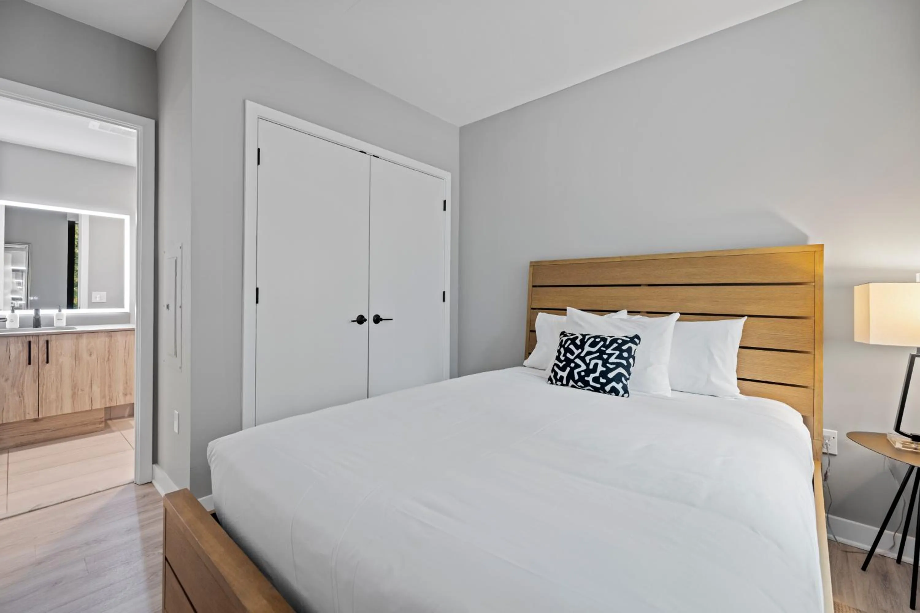 Bed in Coda on Half, a Placemakr Experience - Navy Yard