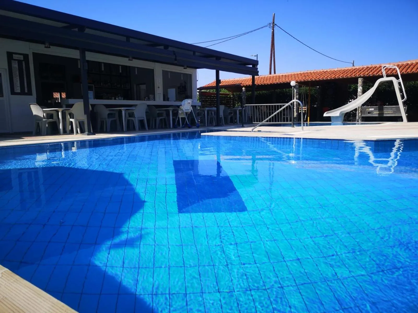 Lounge or bar in Golden Sun