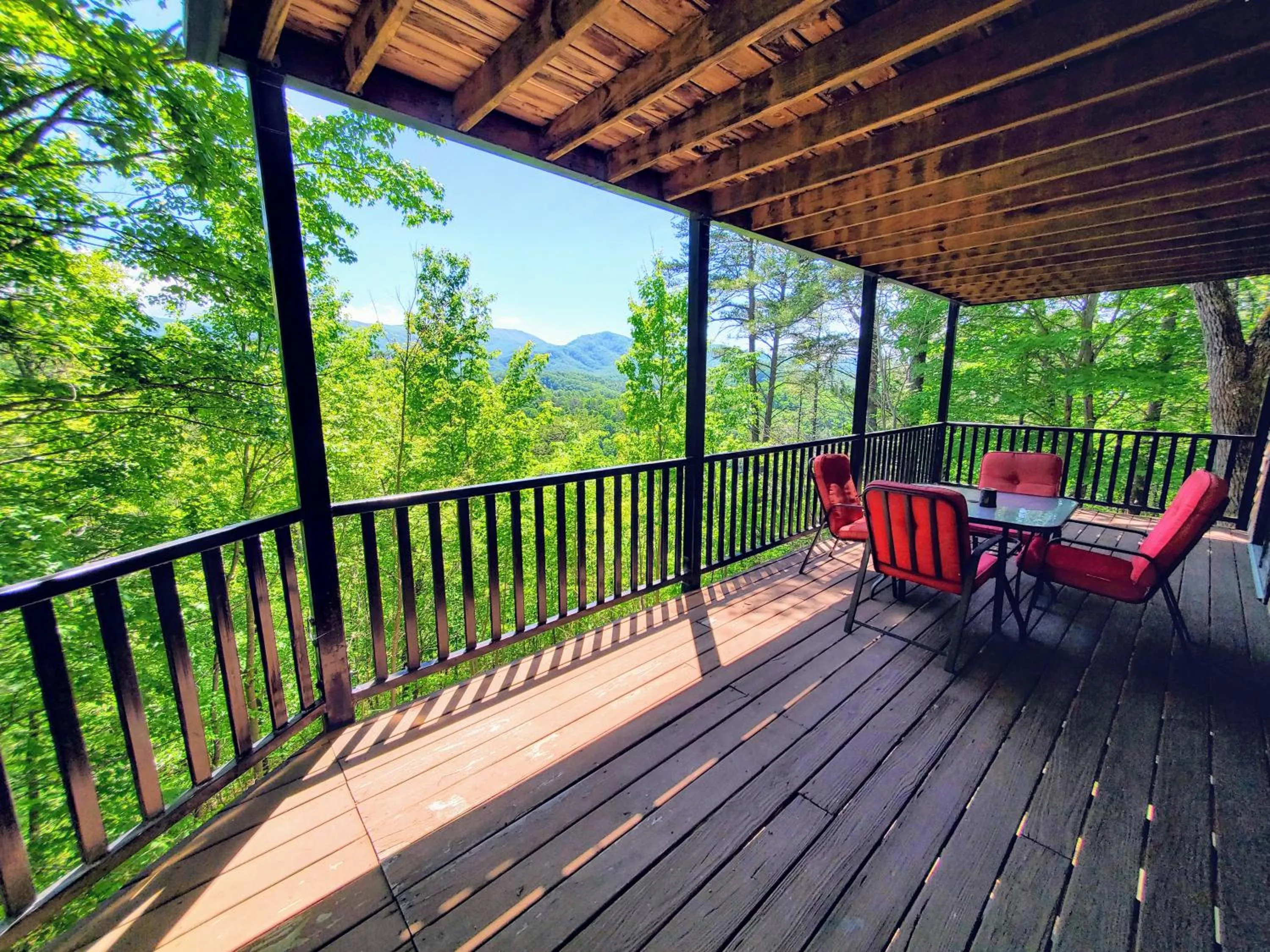 Balcony/Terrace in FREE Tickets-Mountain Ridge 2 King Bedrooms, Hot Tub, Mountain Views