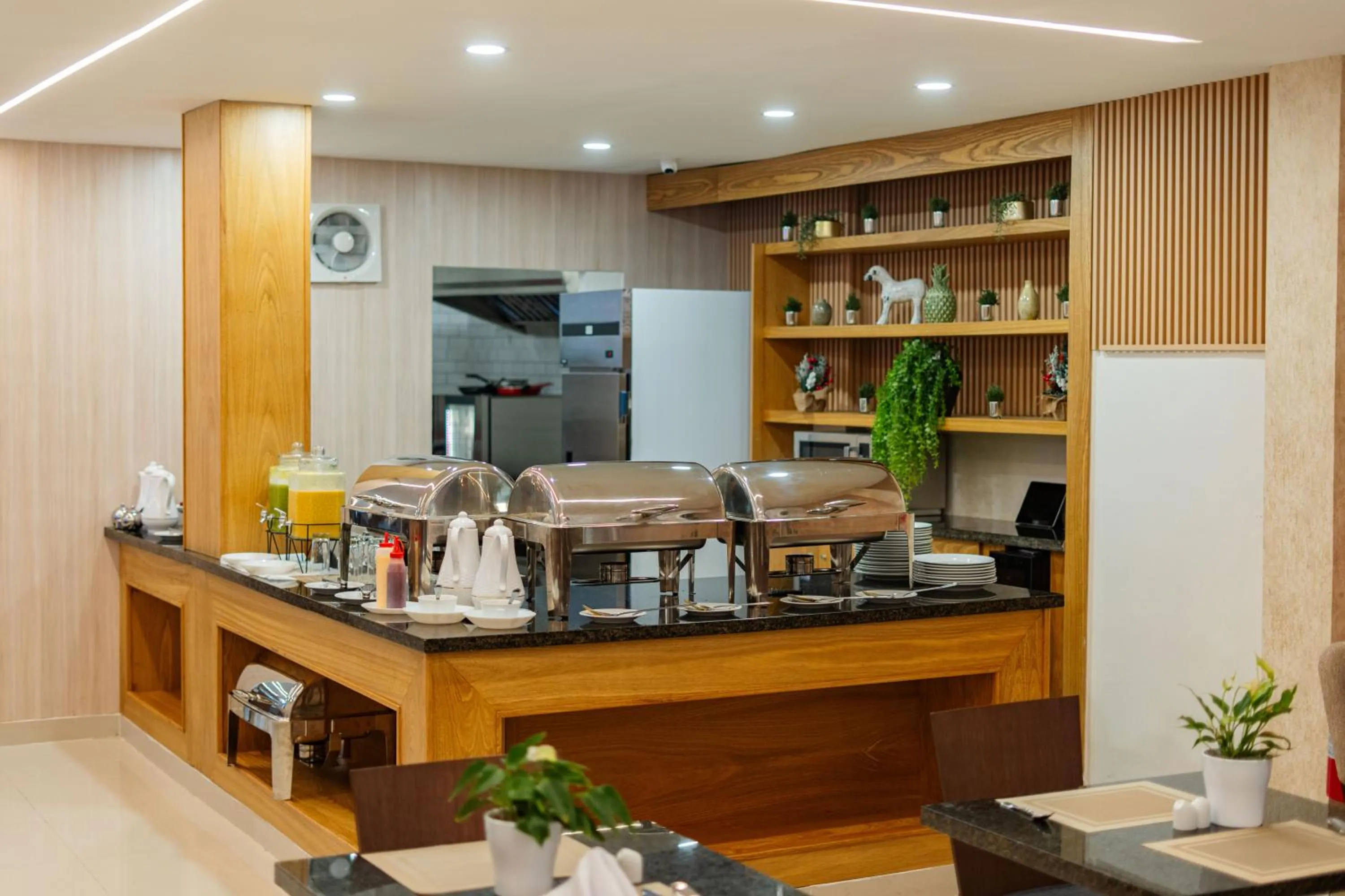 Restaurant/places to eat in Melina Hotel