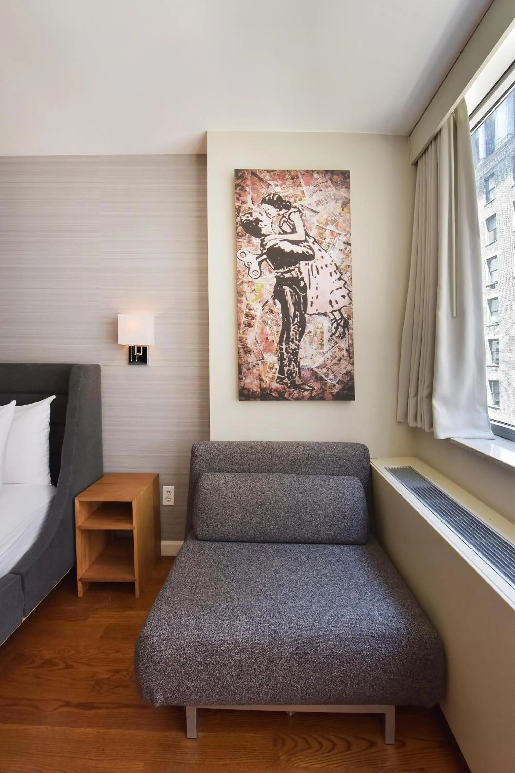 Seating area, Bed in Hotel 32 32