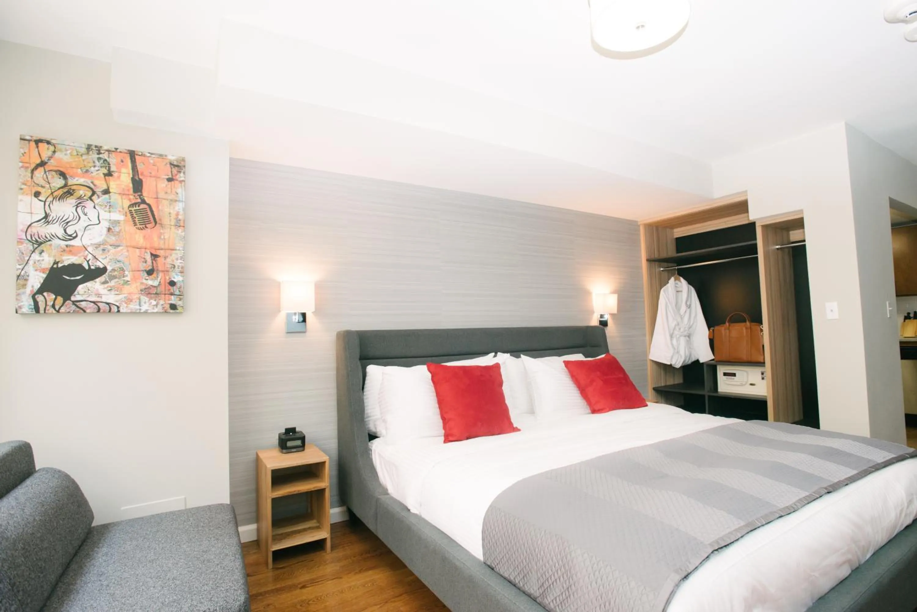 Bedroom, Bed in Hotel 32 32