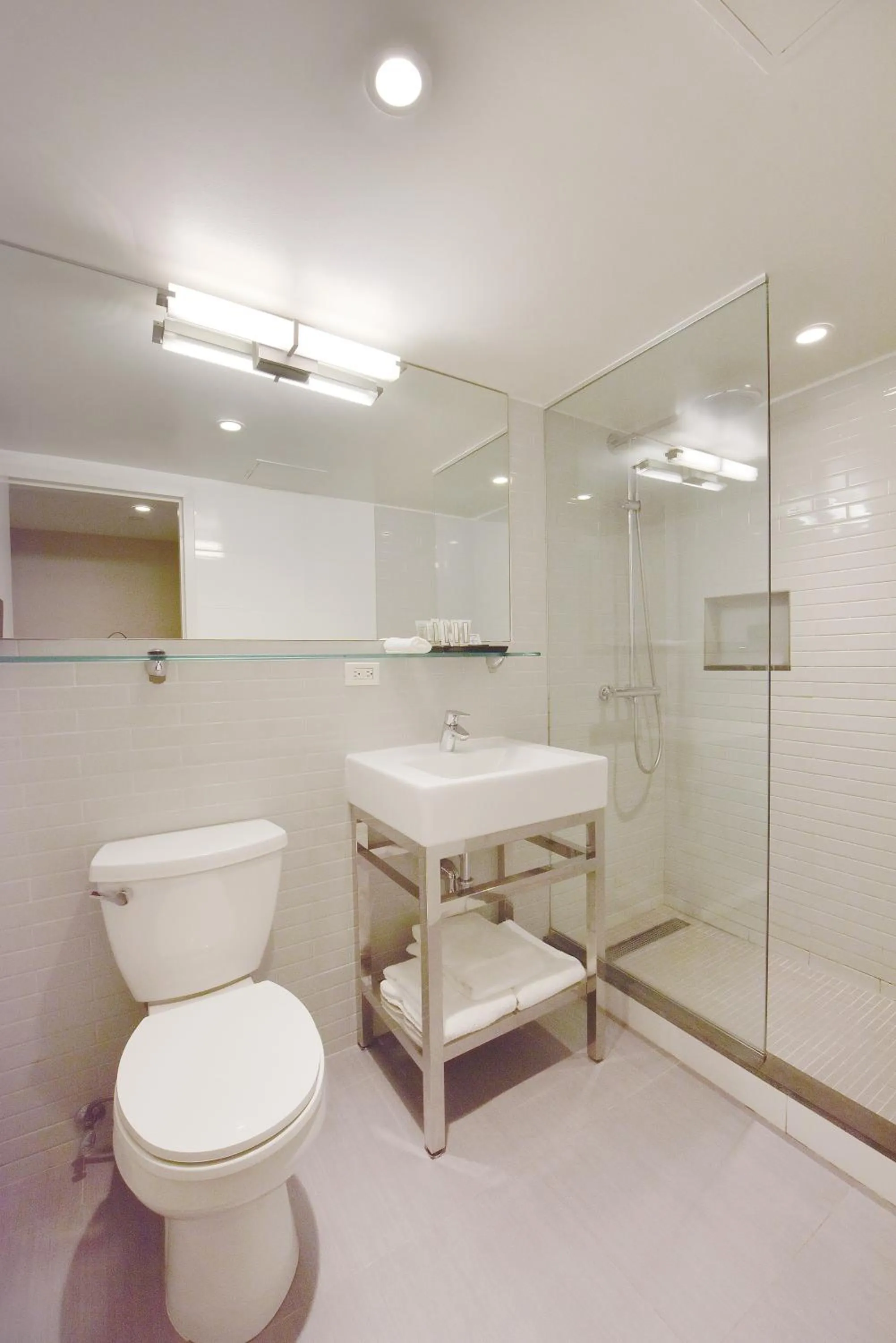 Shower in Hotel 32 32